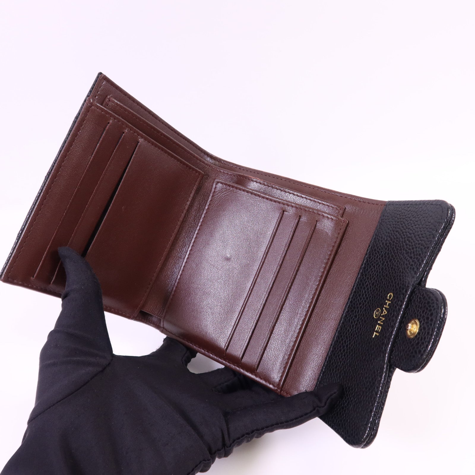 CHANEL 牛皮皮革Trifold Wallet金扣錢包