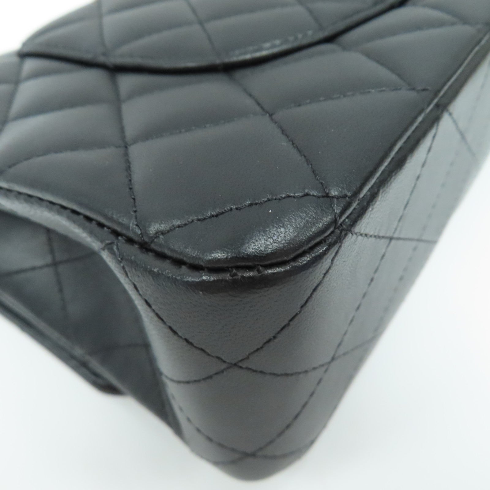 CHANEL 菱格羊皮皮革Classic Flap 25金扣鏈帶肩背袋黑色