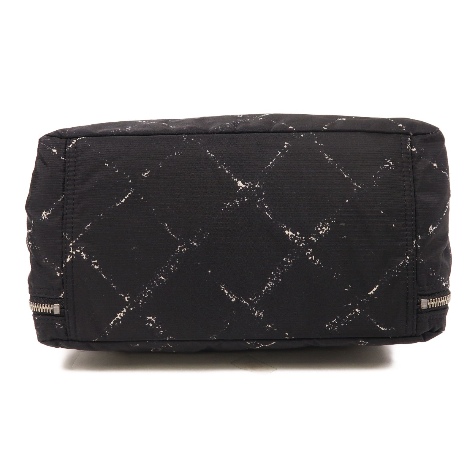 CHANEL 尼龍Hand Bag銀扣手挽袋