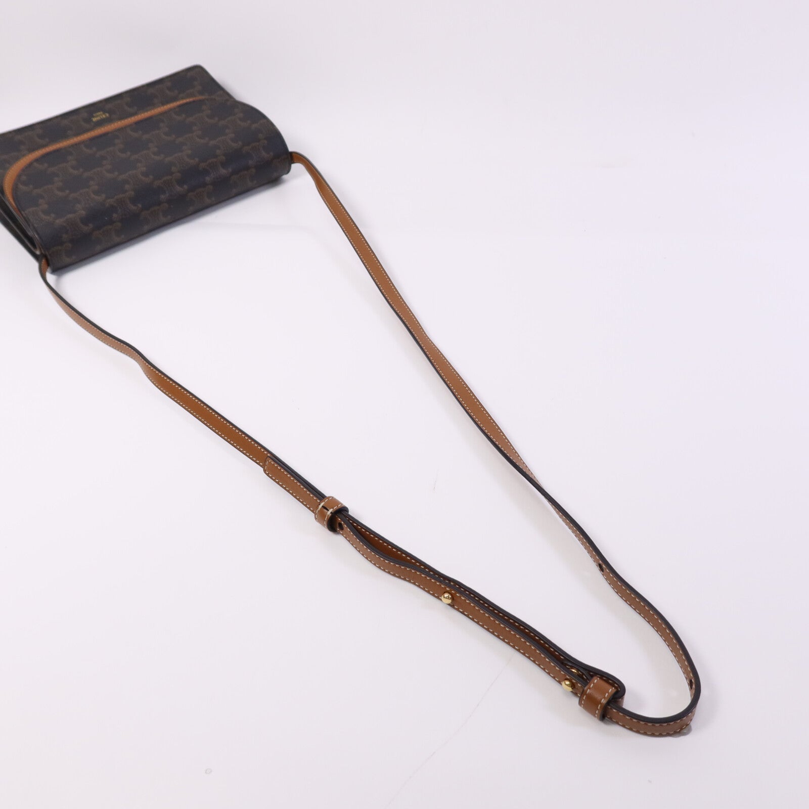 CELINE 塗層帆布/牛皮皮革Triomphe Wallet On Strap金扣肩背袋