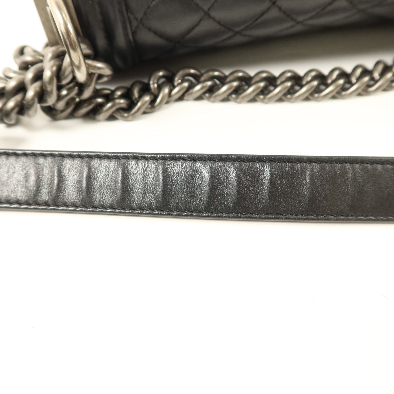 CHANEL 羊皮皮革Boy 25銀扣鏈帶肩背袋