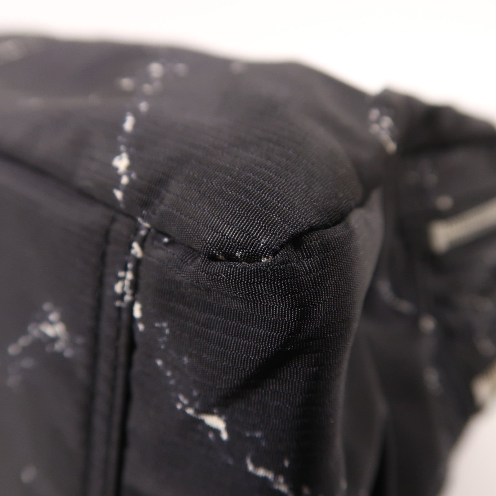 CHANEL 尼龍Hand Bag銀扣手挽袋