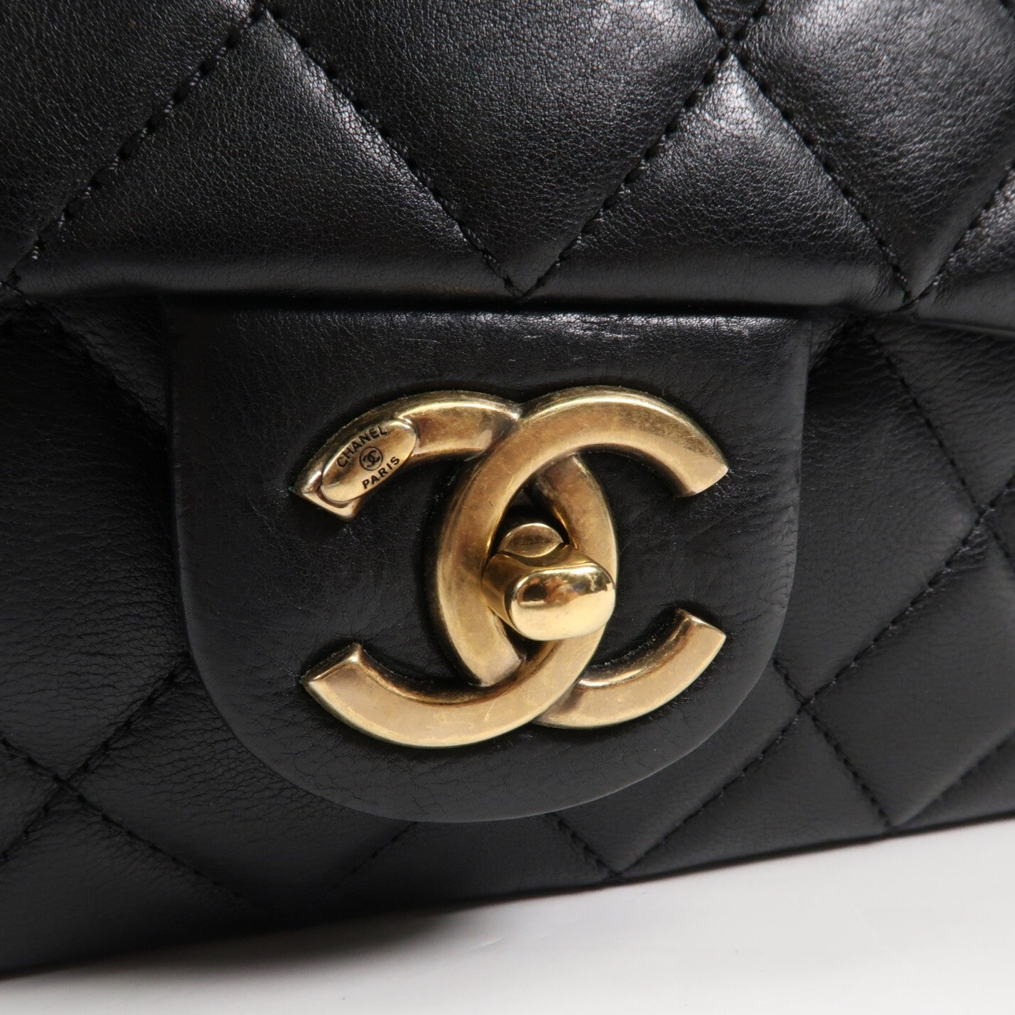 CHANEL 牛皮皮革Chain Shoulder金扣鏈帶肩背袋