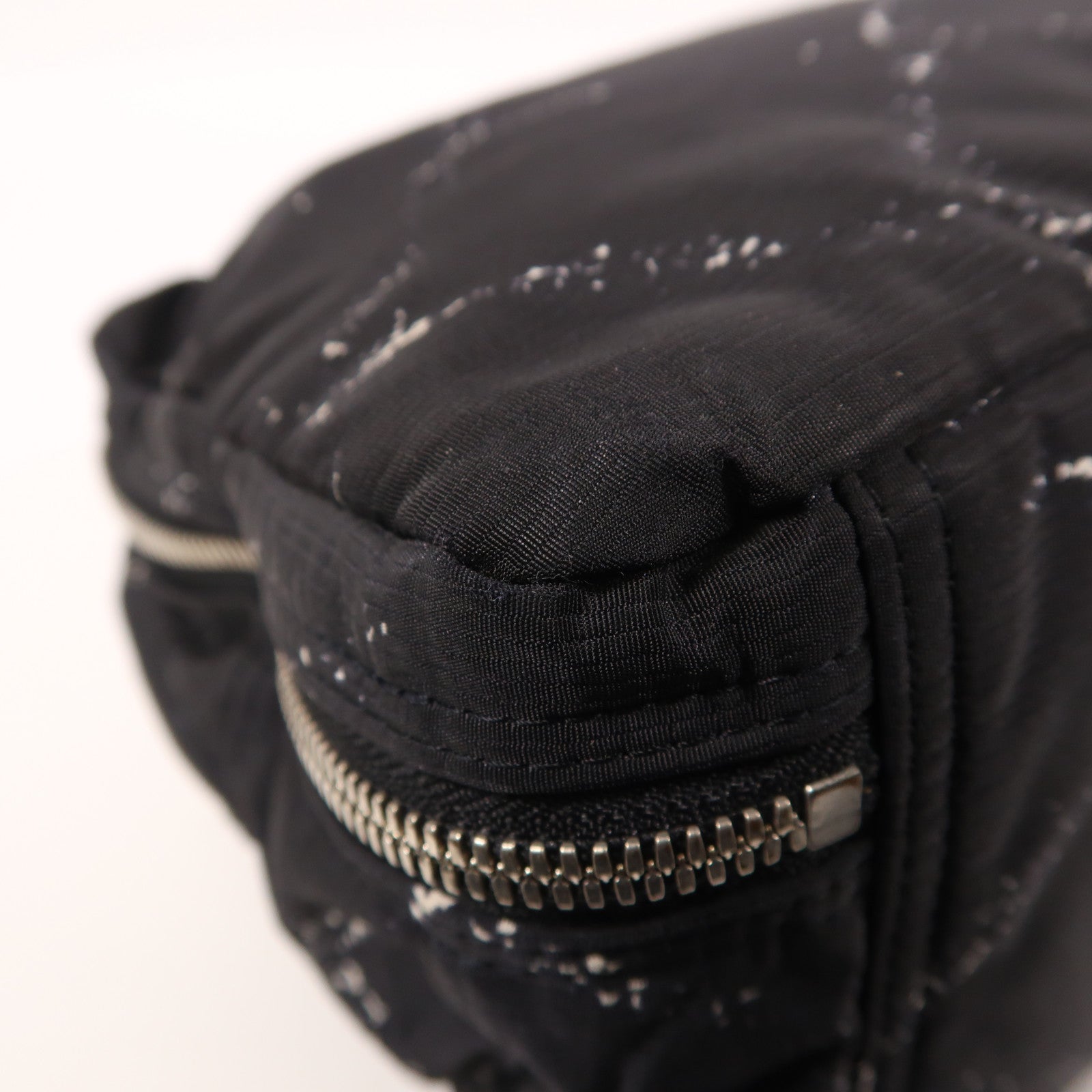 CHANEL 尼龍Hand Bag銀扣手挽袋