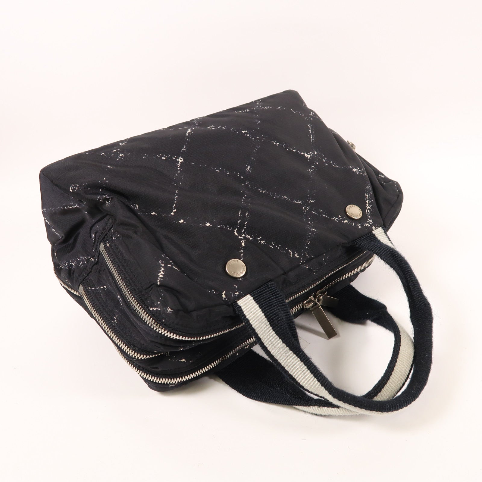 CHANEL 尼龍Hand Bag銀扣手挽袋