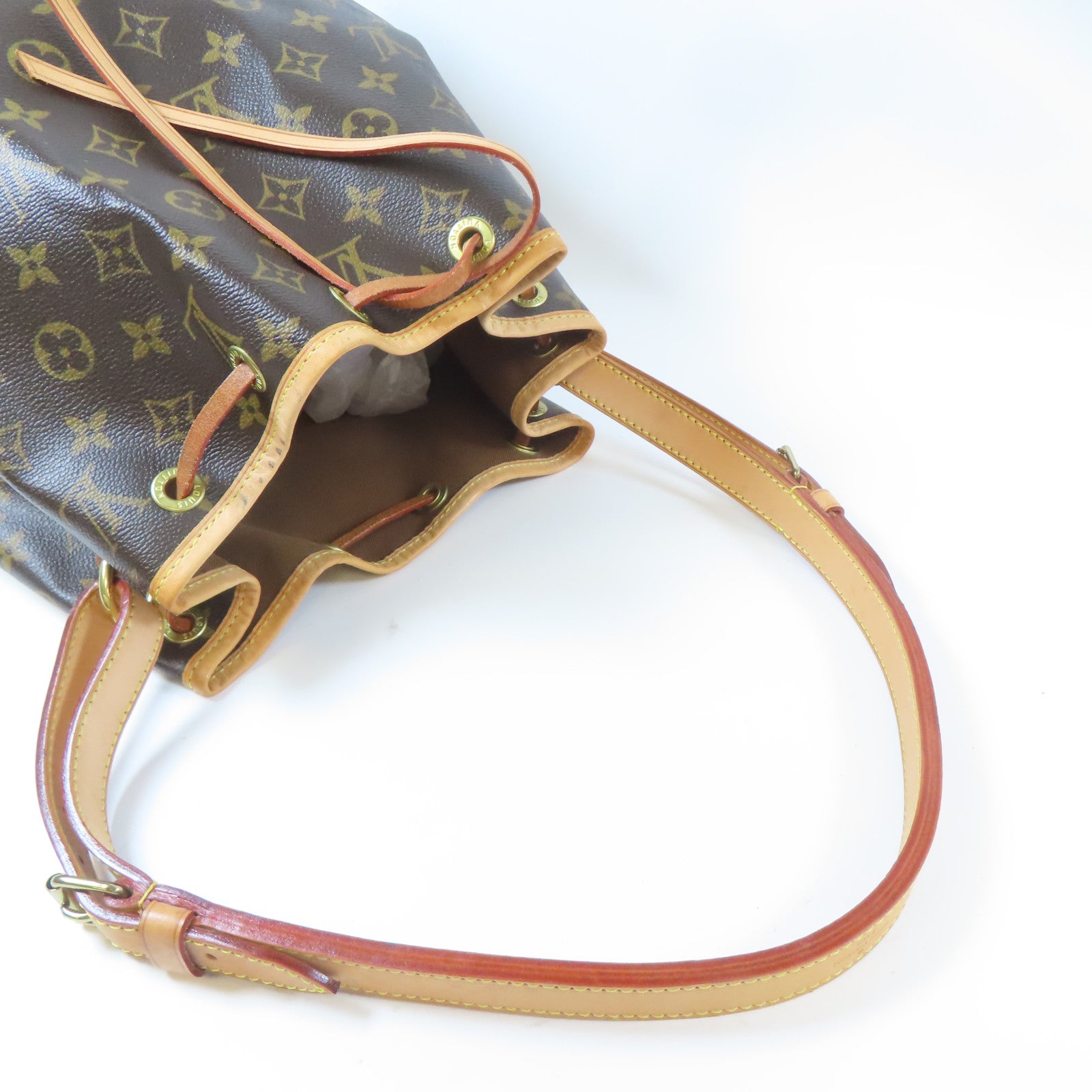 LOUIS VUITTON Monogram Petit Noe金扣肩背袋啡色