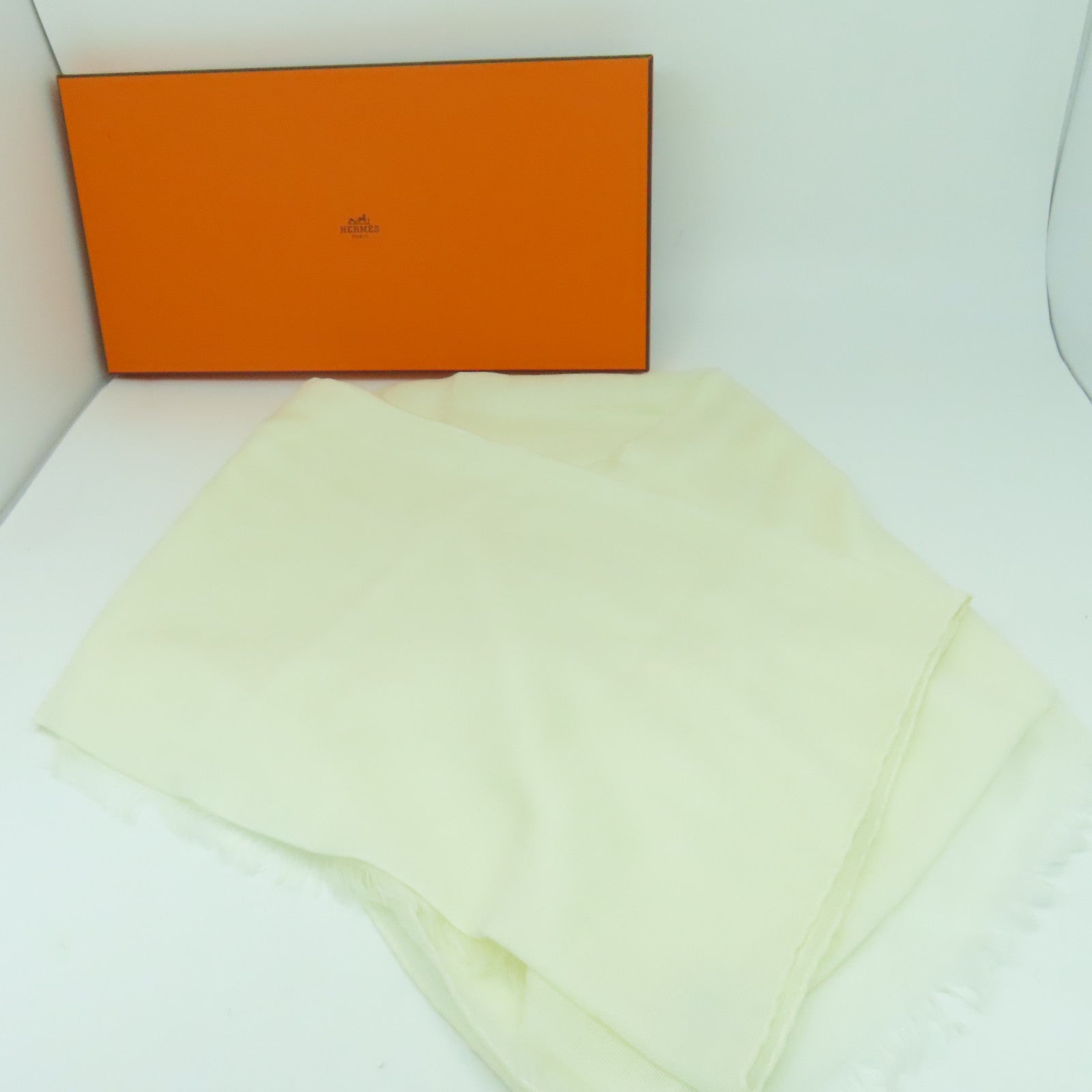 HERMES 【激減優惠】羊絨/絲質Scarf絲巾白色