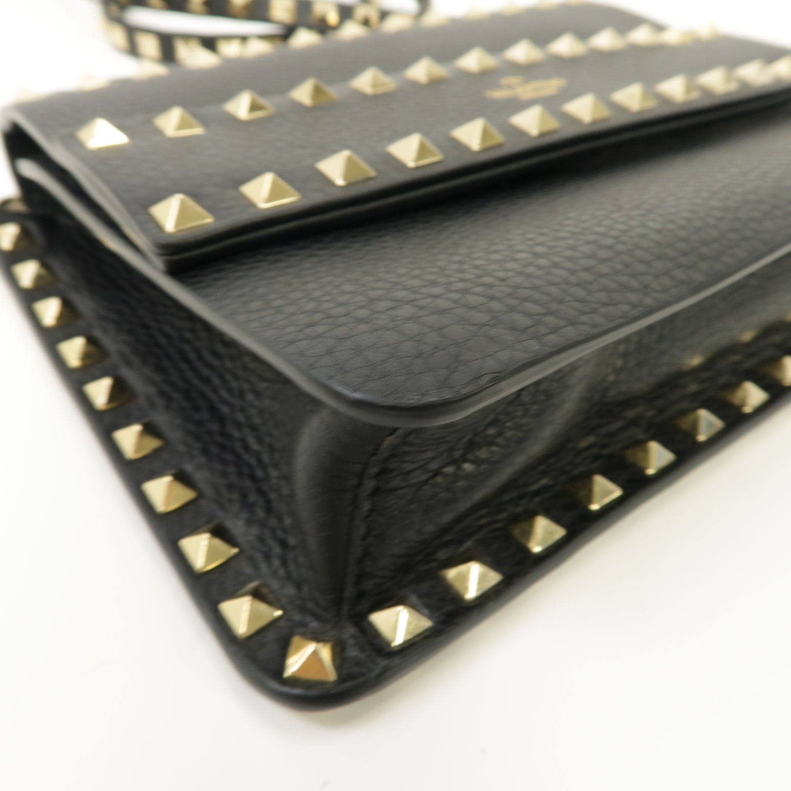 Valentino 牛皮皮革Garavani Rockstud金扣肩背袋黑色