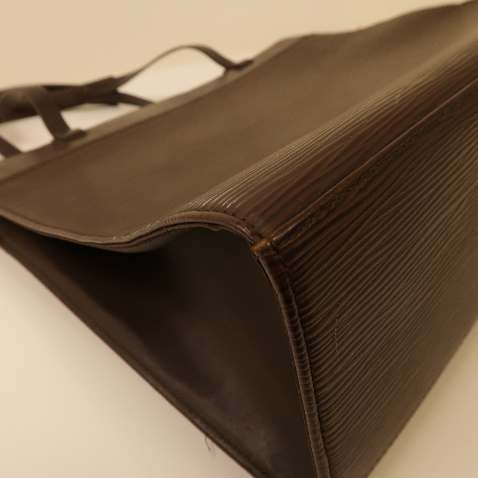 LOUIS VUITTON Epi Croisette PM銀扣肩背袋啡色