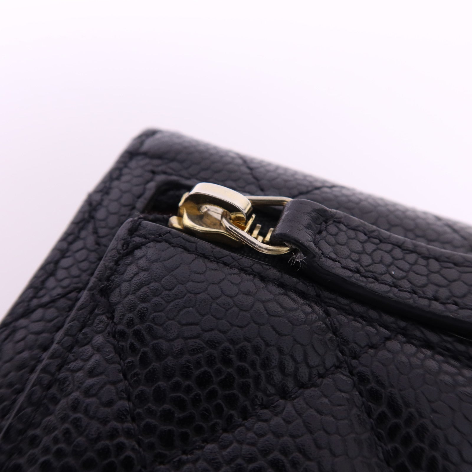 CHANEL 牛皮皮革Trifold Wallet金扣錢包