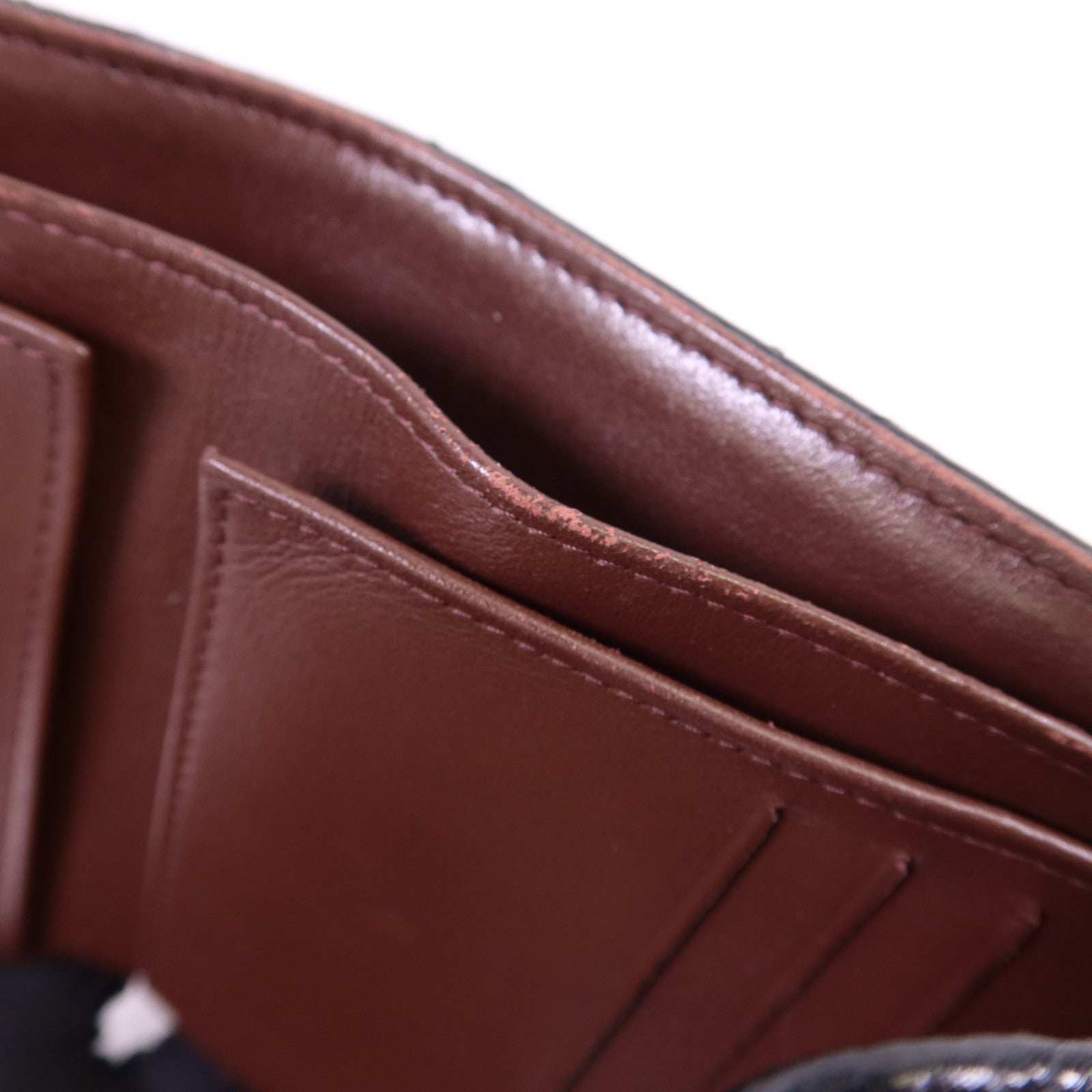 CHANEL 牛皮皮革Trifold Wallet金扣錢包