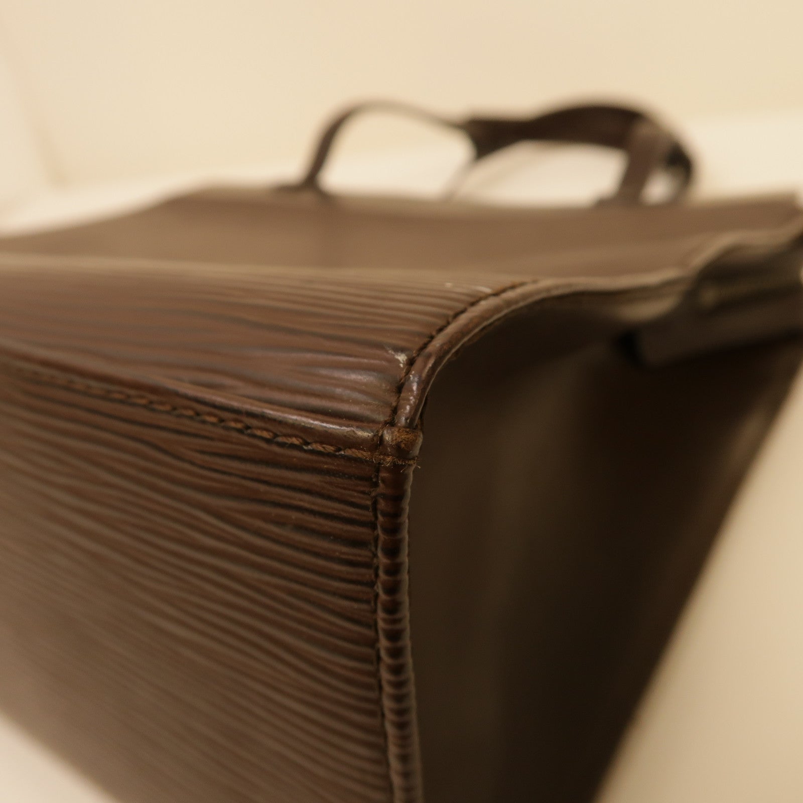 LOUIS VUITTON Epi Croisette PM銀扣肩背袋啡色