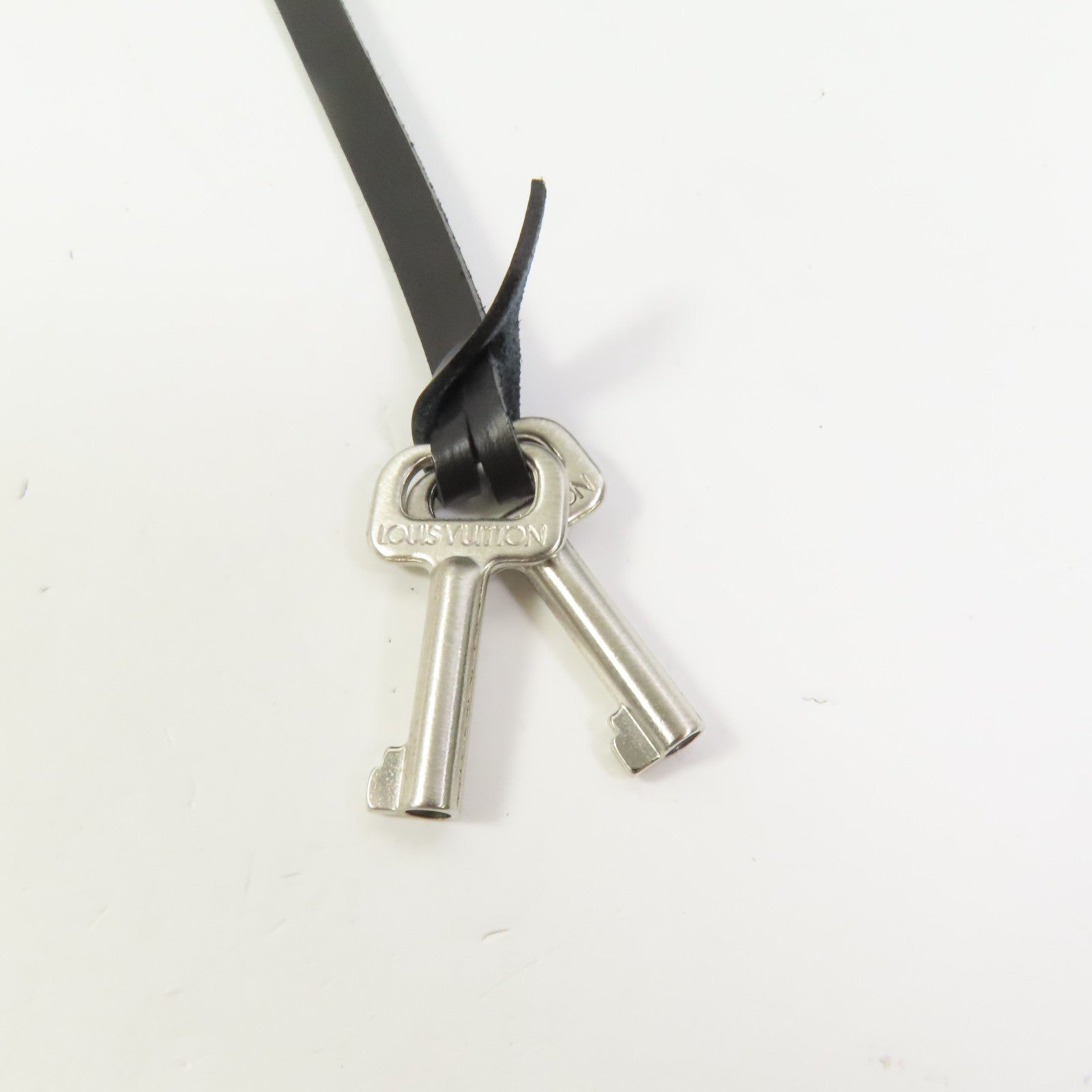 LOUIS VUITTON Taiga Laguito Business Bag銀扣公事包