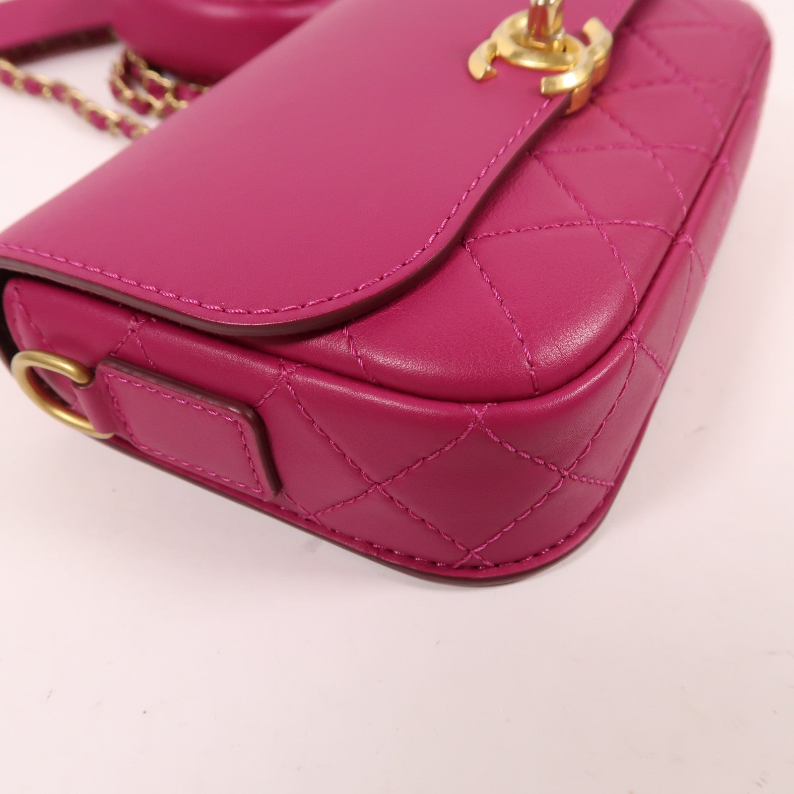 CHANEL 牛皮皮革Shoulder Bag金扣鏈帶肩背袋