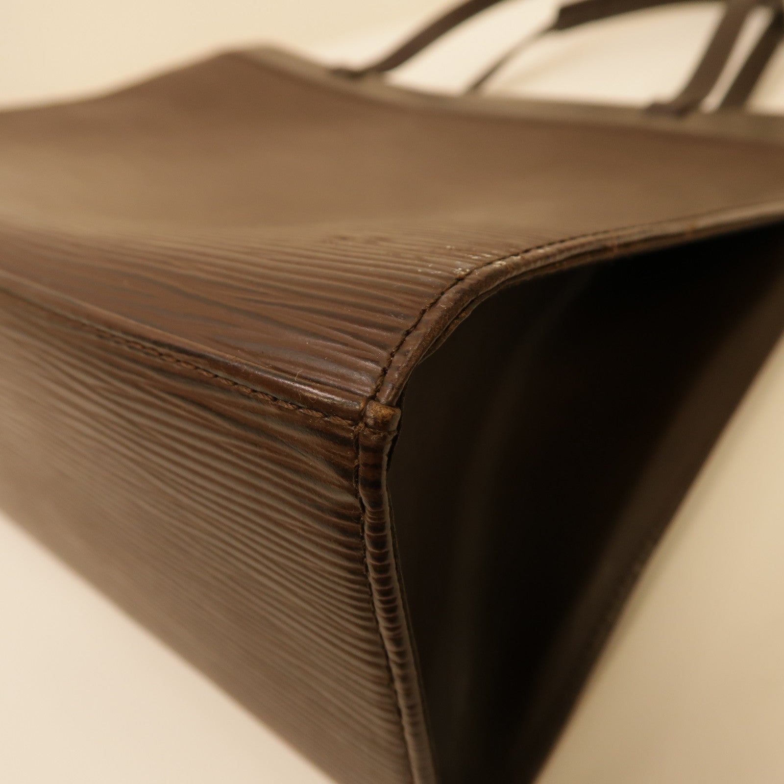 LOUIS VUITTON Epi Croisette PM銀扣肩背袋啡色