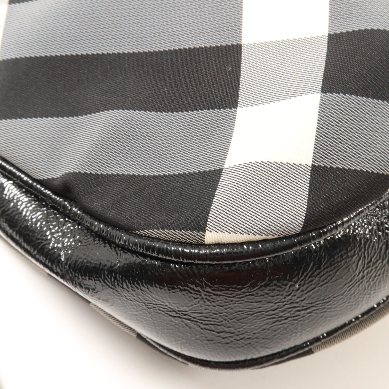 BURBERRY 尼龍/漆皮皮革Hand Bag手挽袋
