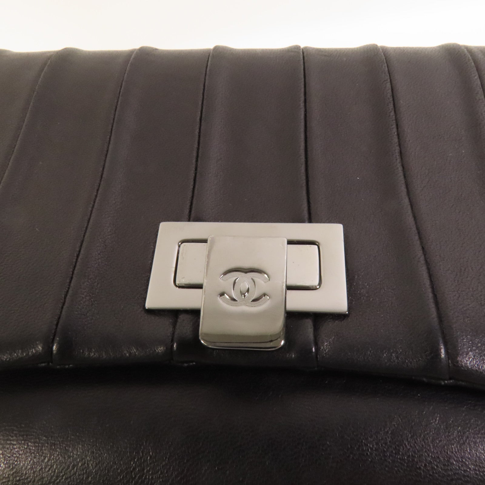 CHANEL 羊皮皮革Shoulder Bag銀扣鏈帶肩背袋