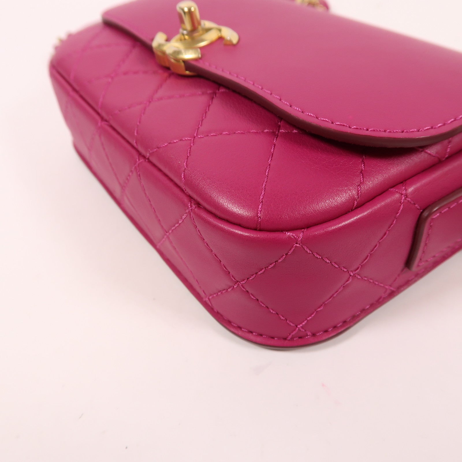 CHANEL 牛皮皮革Shoulder Bag金扣鏈帶肩背袋