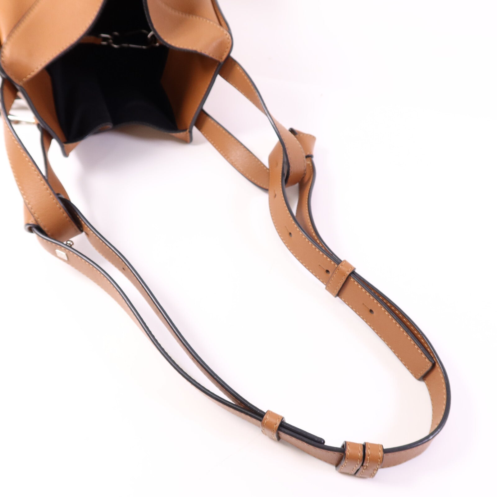LOEWE 牛皮皮革Hammock Small銀扣肩背袋