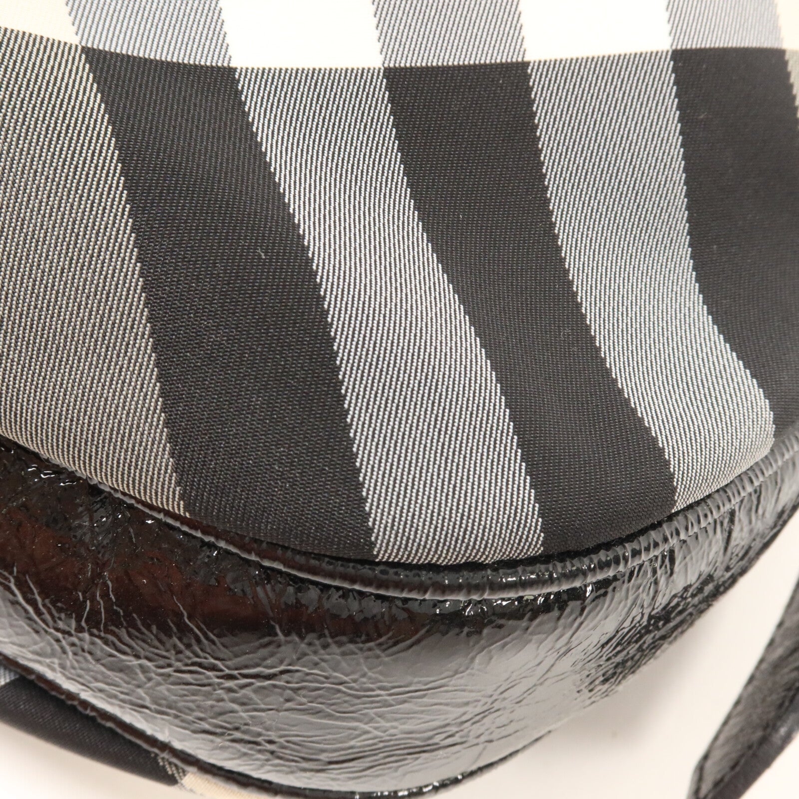 BURBERRY 尼龍/漆皮皮革Hand Bag手挽袋