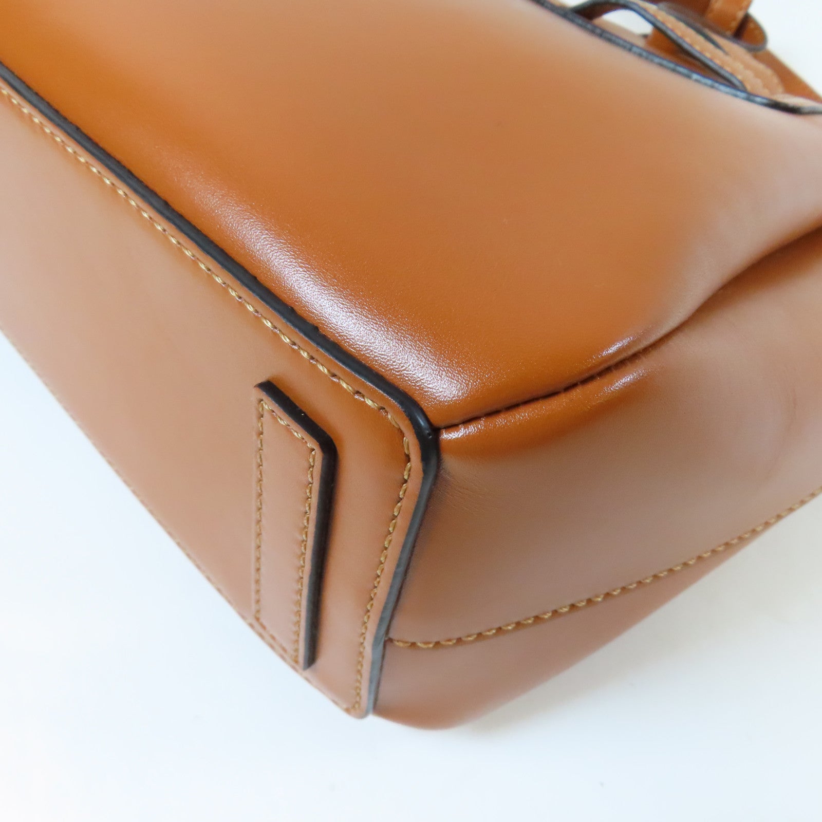 LOEWE 【激減優惠】牛皮皮革Lazo Bucket金扣手挽肩背兩用袋啡色