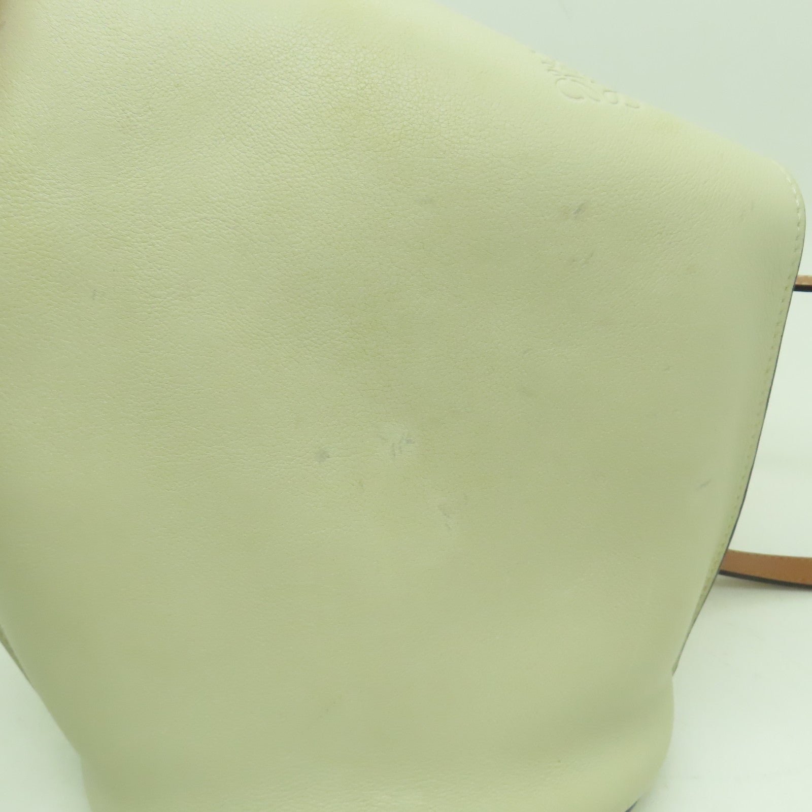 LOEWE 牛皮皮革Shoulder Bag銀扣手挽肩背兩用袋白色