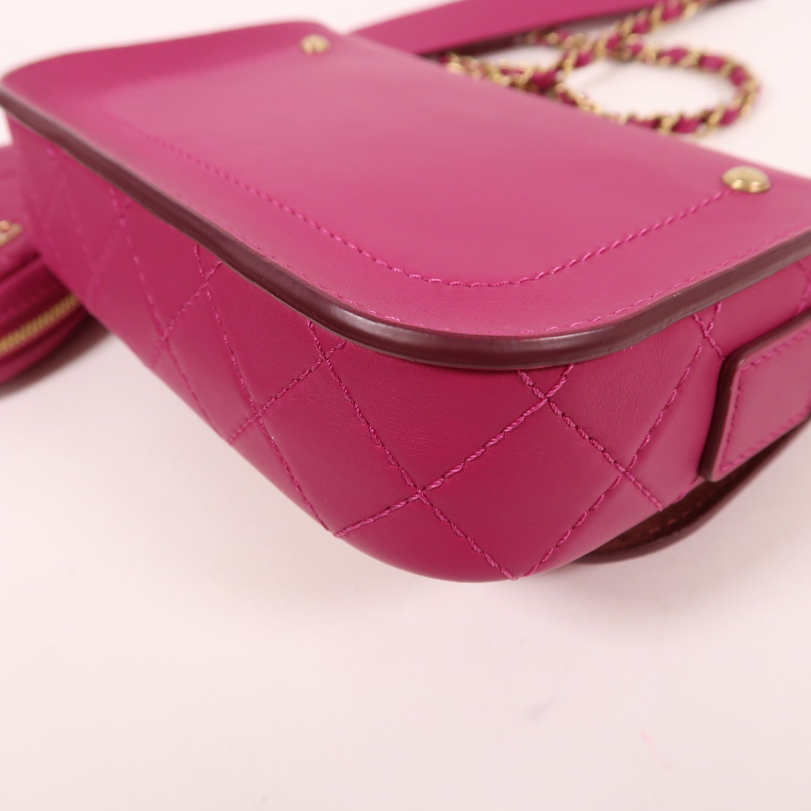 CHANEL 牛皮皮革Shoulder Bag金扣鏈帶肩背袋