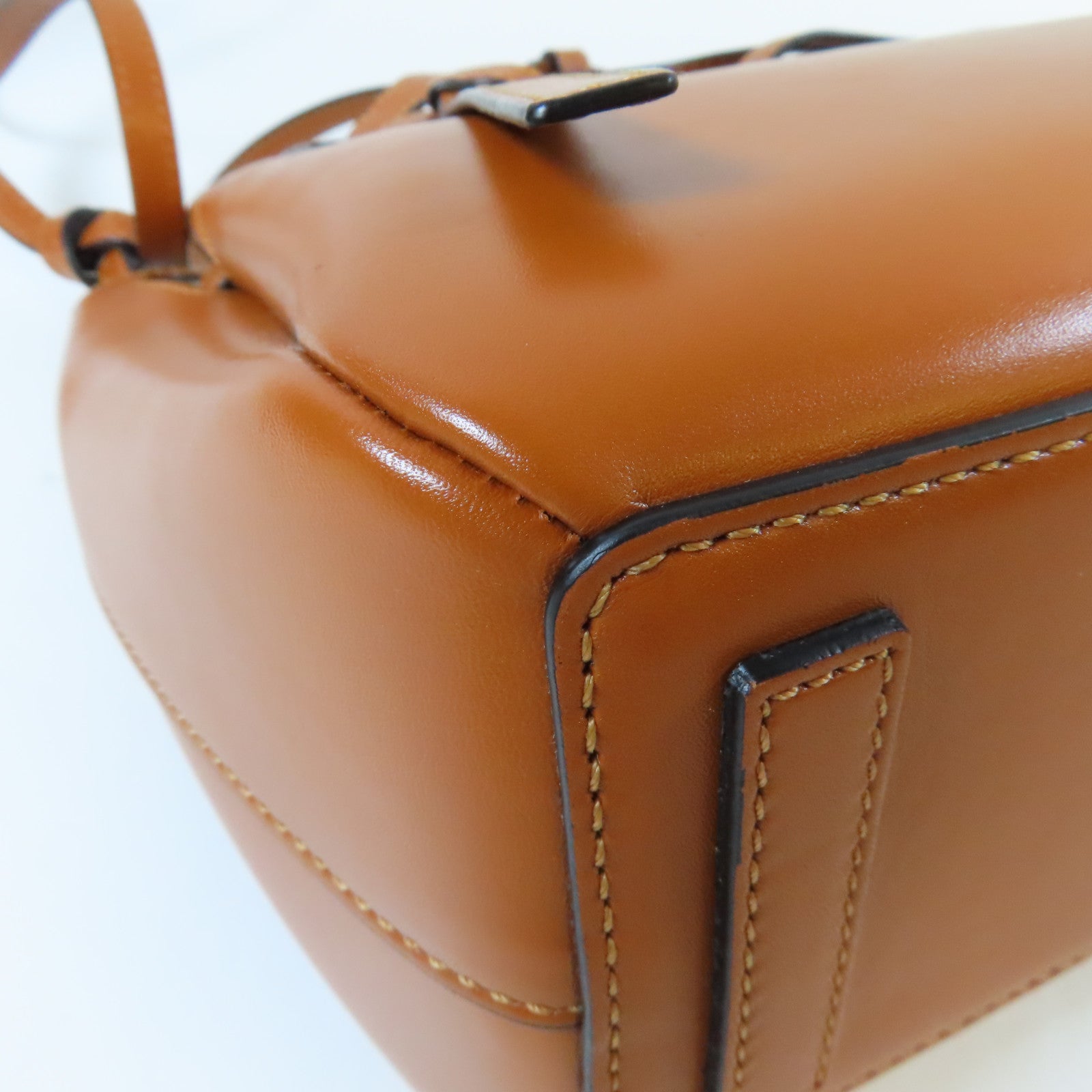 LOEWE 【激減優惠】牛皮皮革Lazo Bucket金扣手挽肩背兩用袋啡色