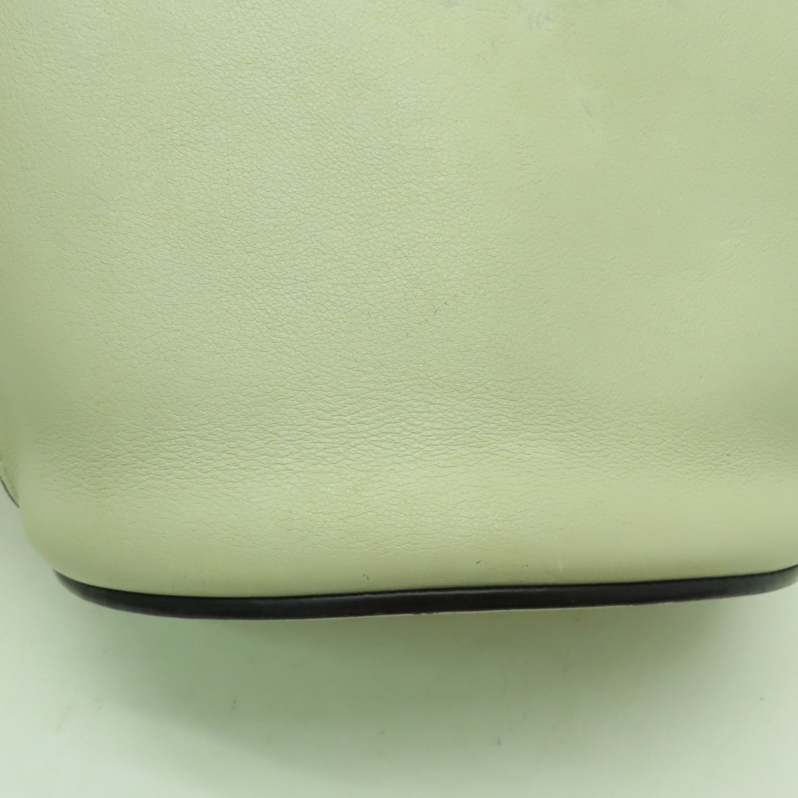LOEWE 牛皮皮革Shoulder Bag銀扣手挽肩背兩用袋白色