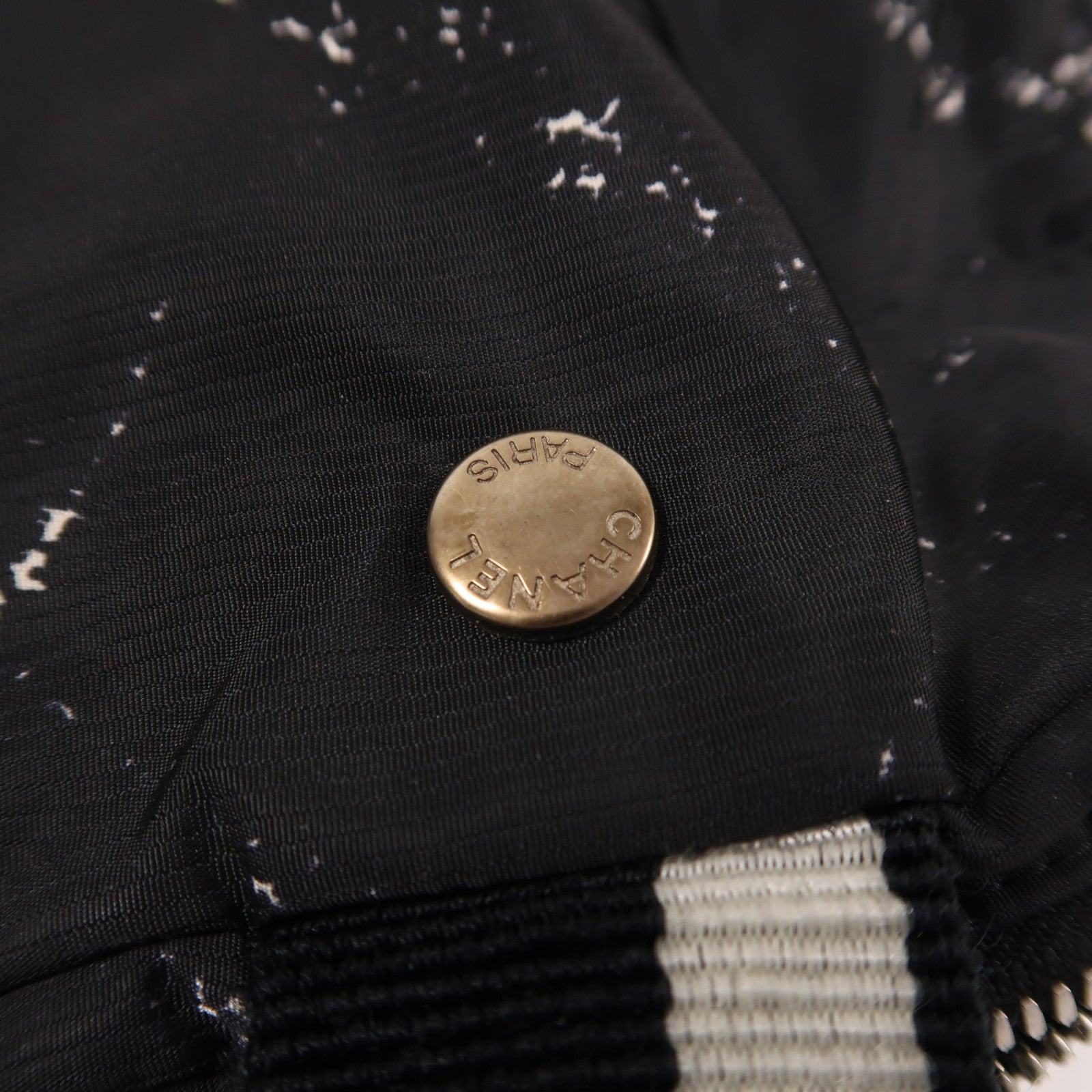 CHANEL 尼龍Hand Bag銀扣手挽袋