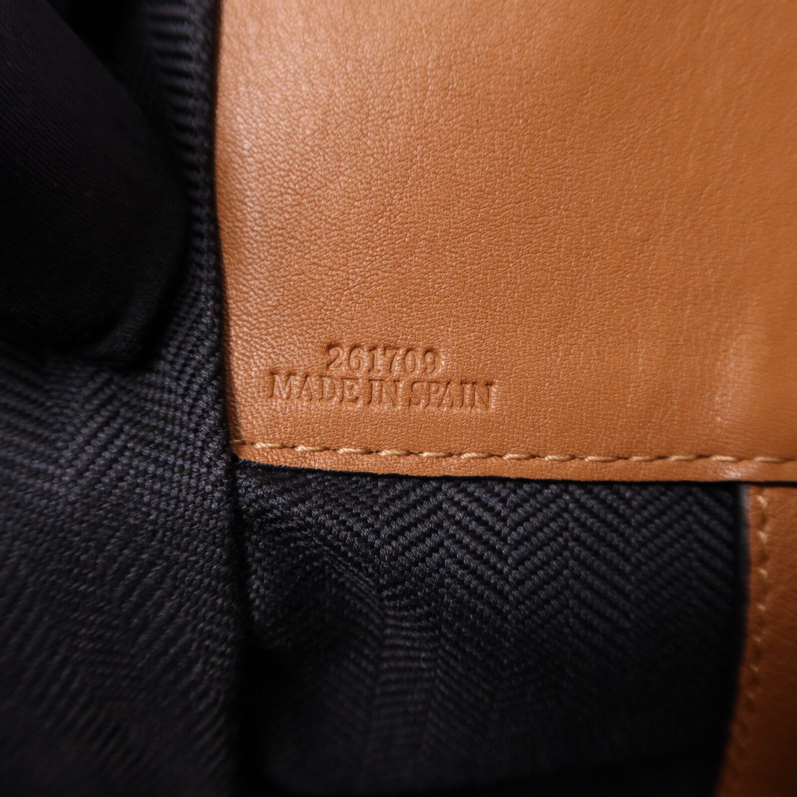 LOEWE 牛皮皮革Hammock Small銀扣肩背袋
