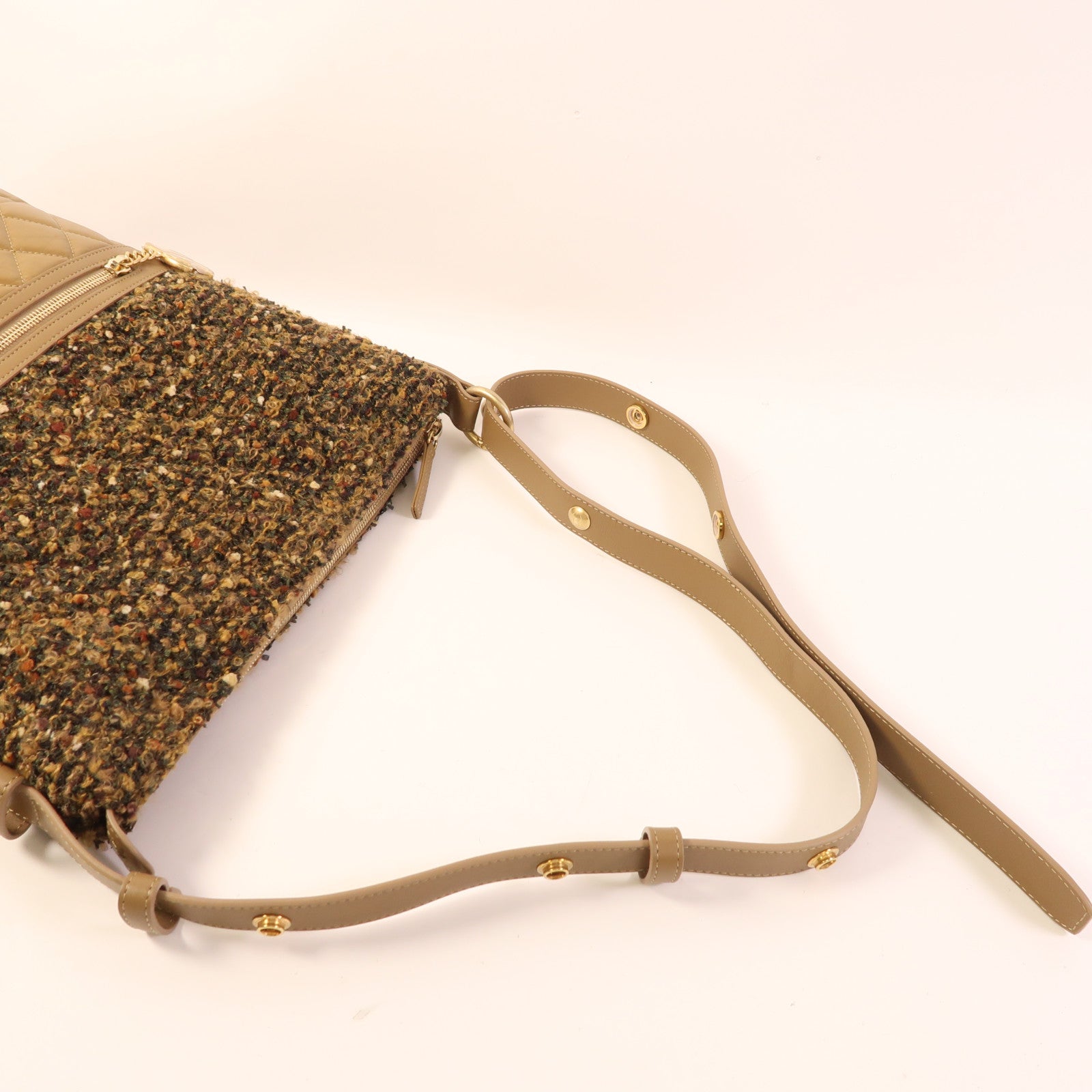 CHANEL 斜紋軟呢/皮革Shoulder Bag金扣肩背袋