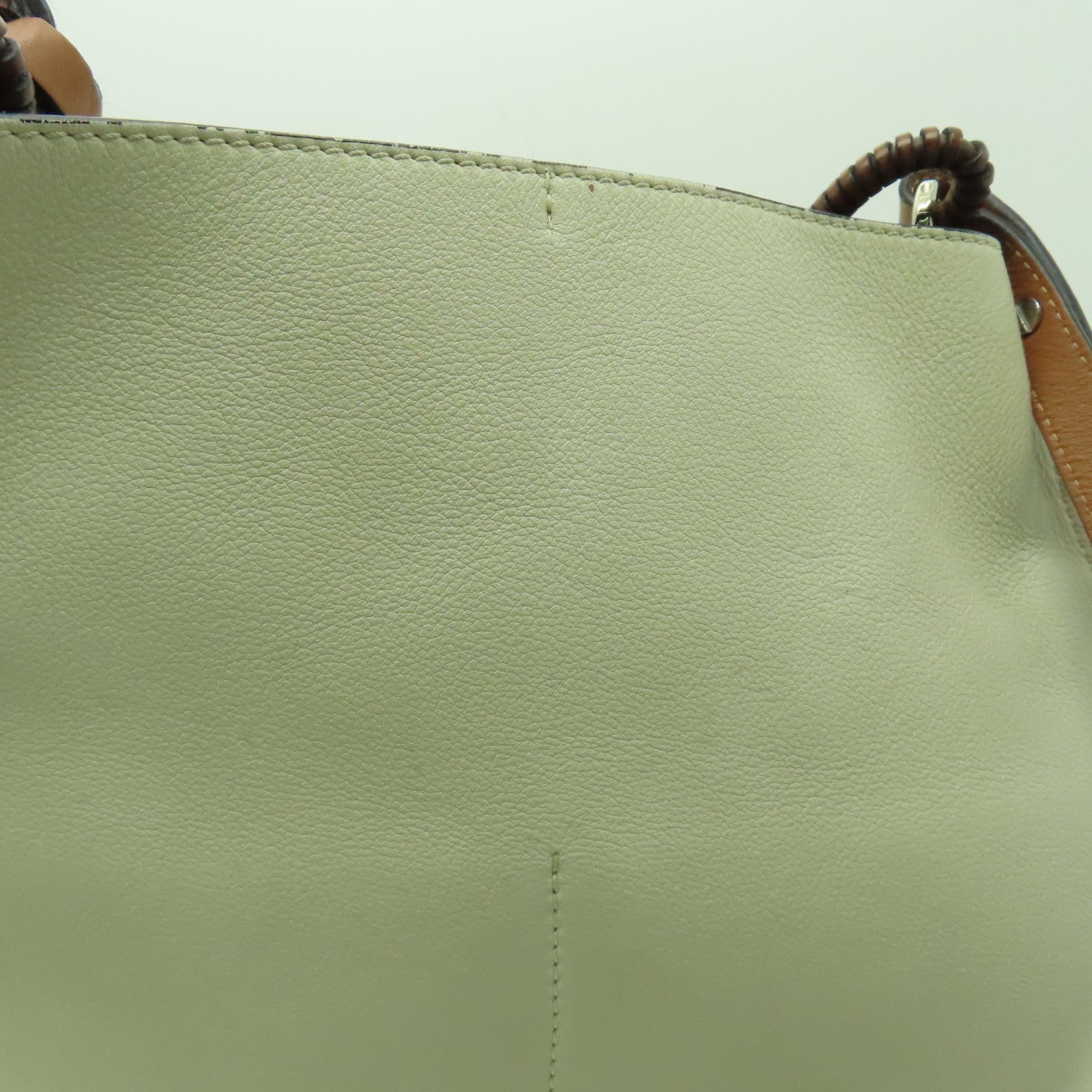 LOEWE 牛皮皮革Shoulder Bag銀扣手挽肩背兩用袋白色