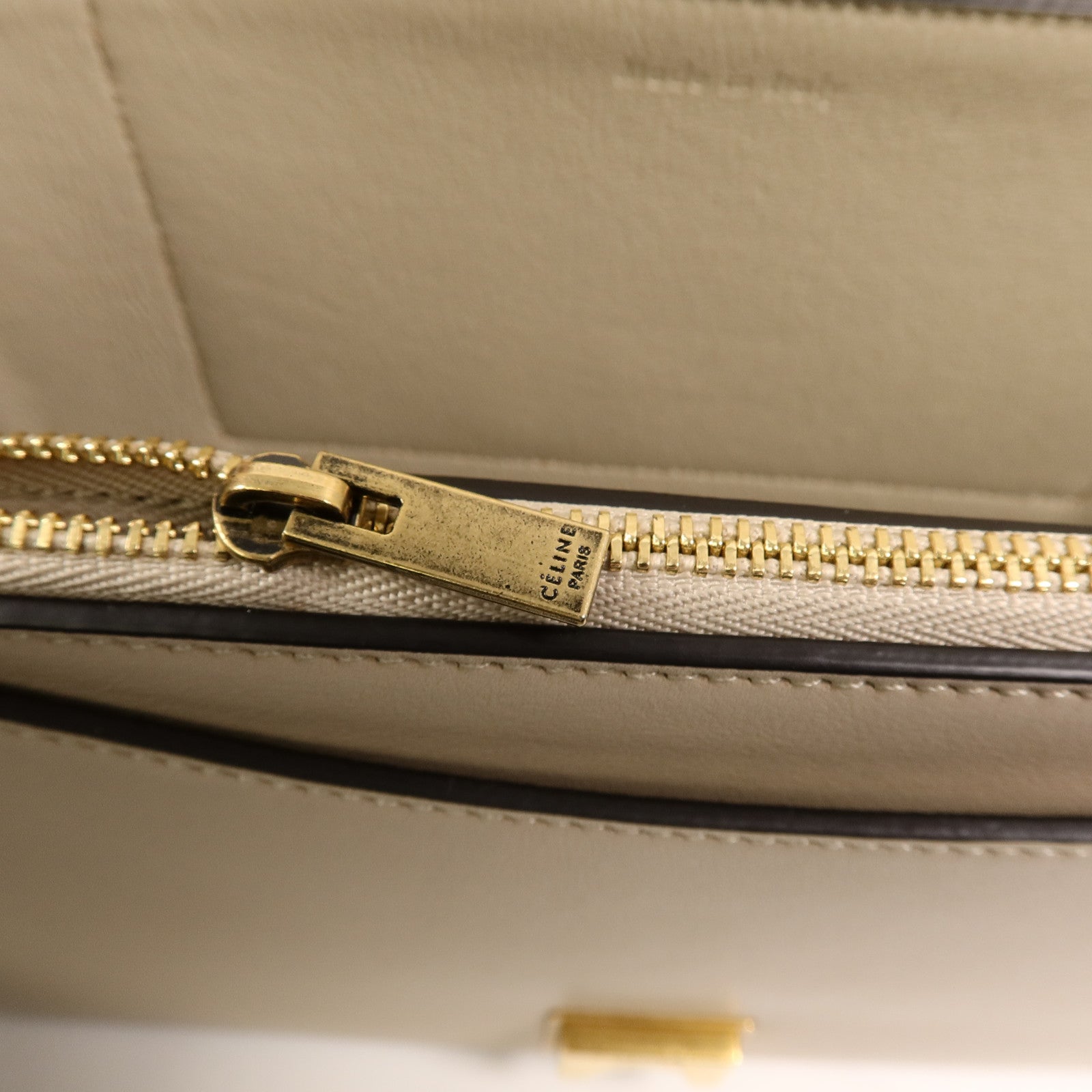 CELINE 牛皮皮革Frame Medium肩背袋