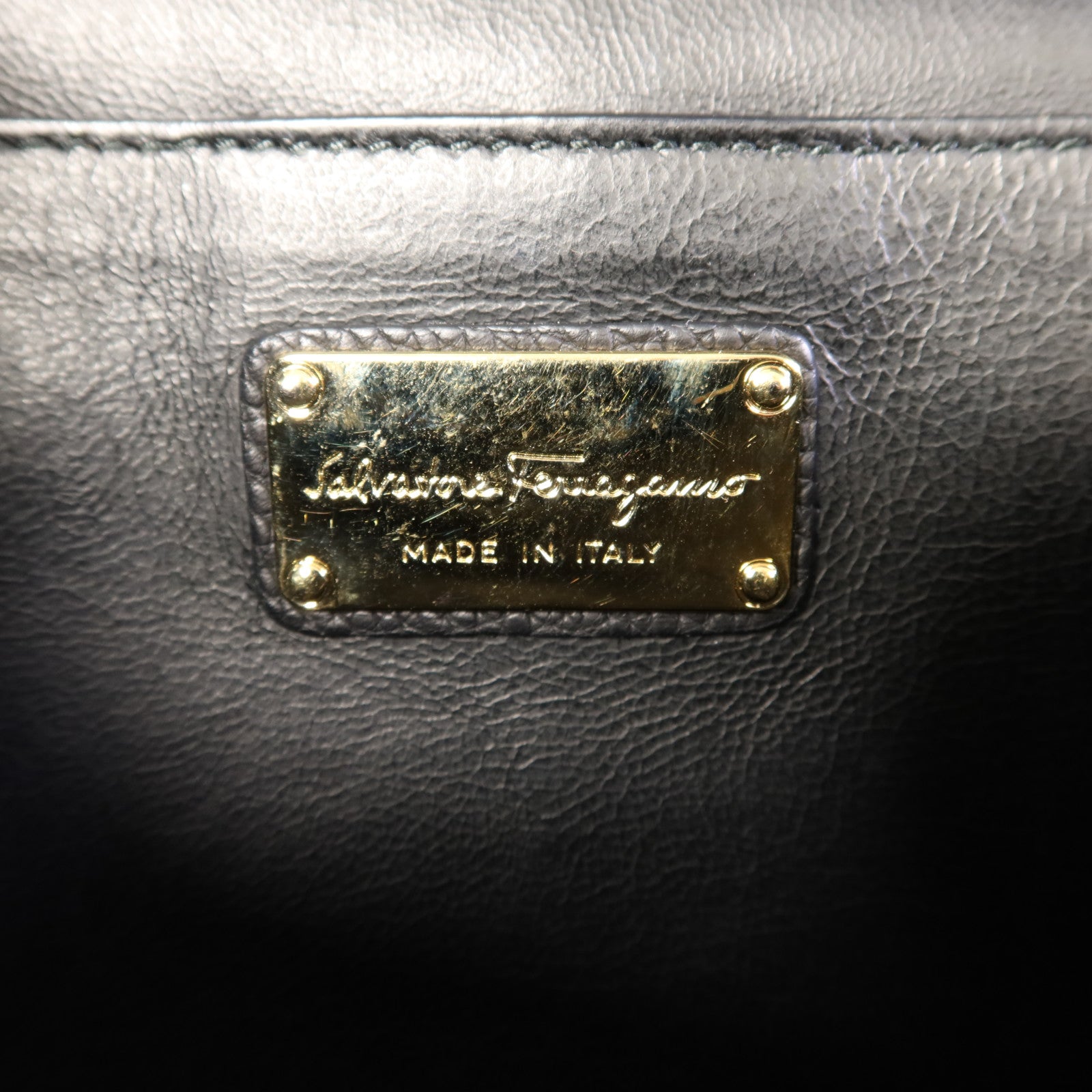 Salvatore Ferragamo 牛皮皮革Shoulder Bag金扣手挽肩背兩用袋