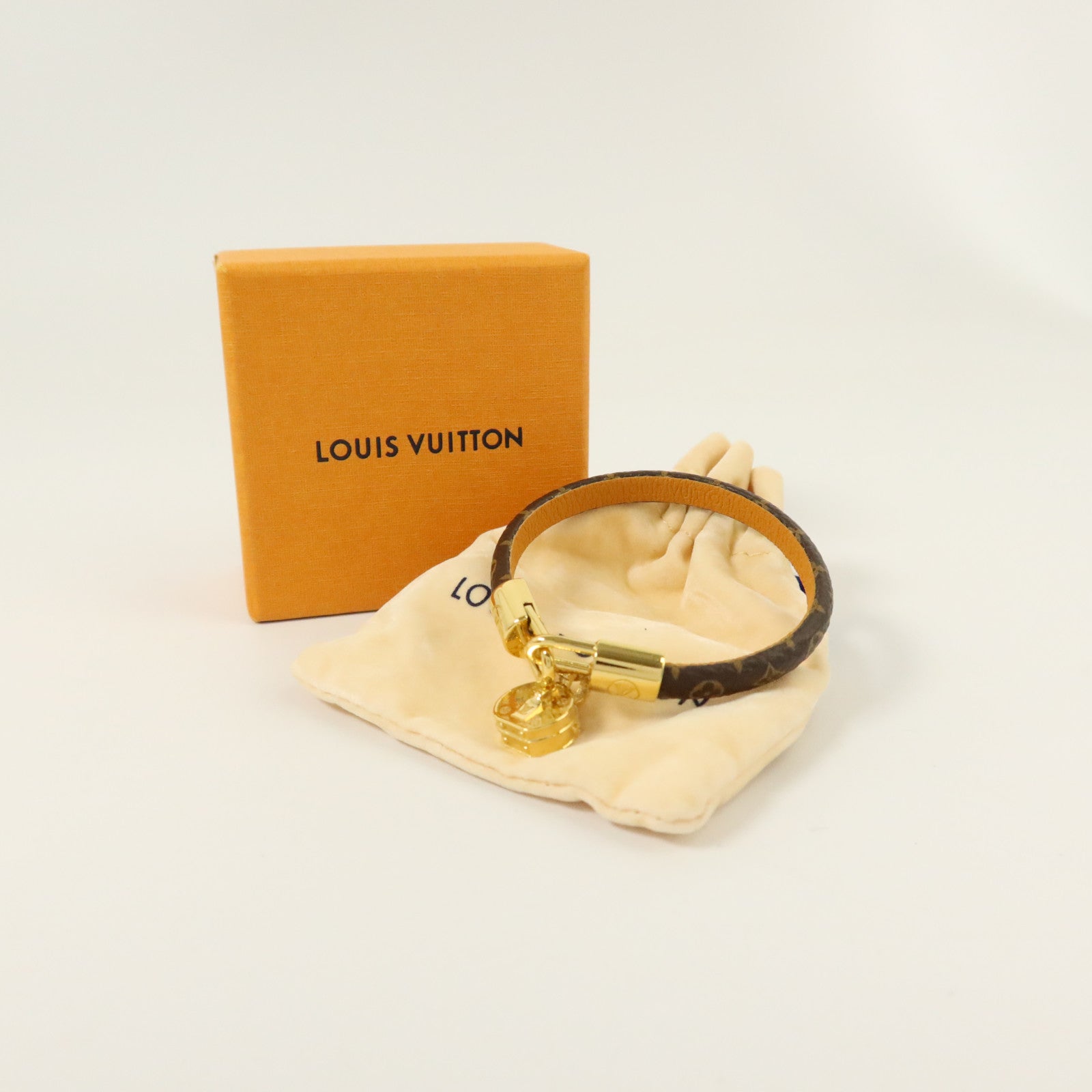 LOUIS VUITTON Monogram/金屬Tribute Bracelet金扣手鏈