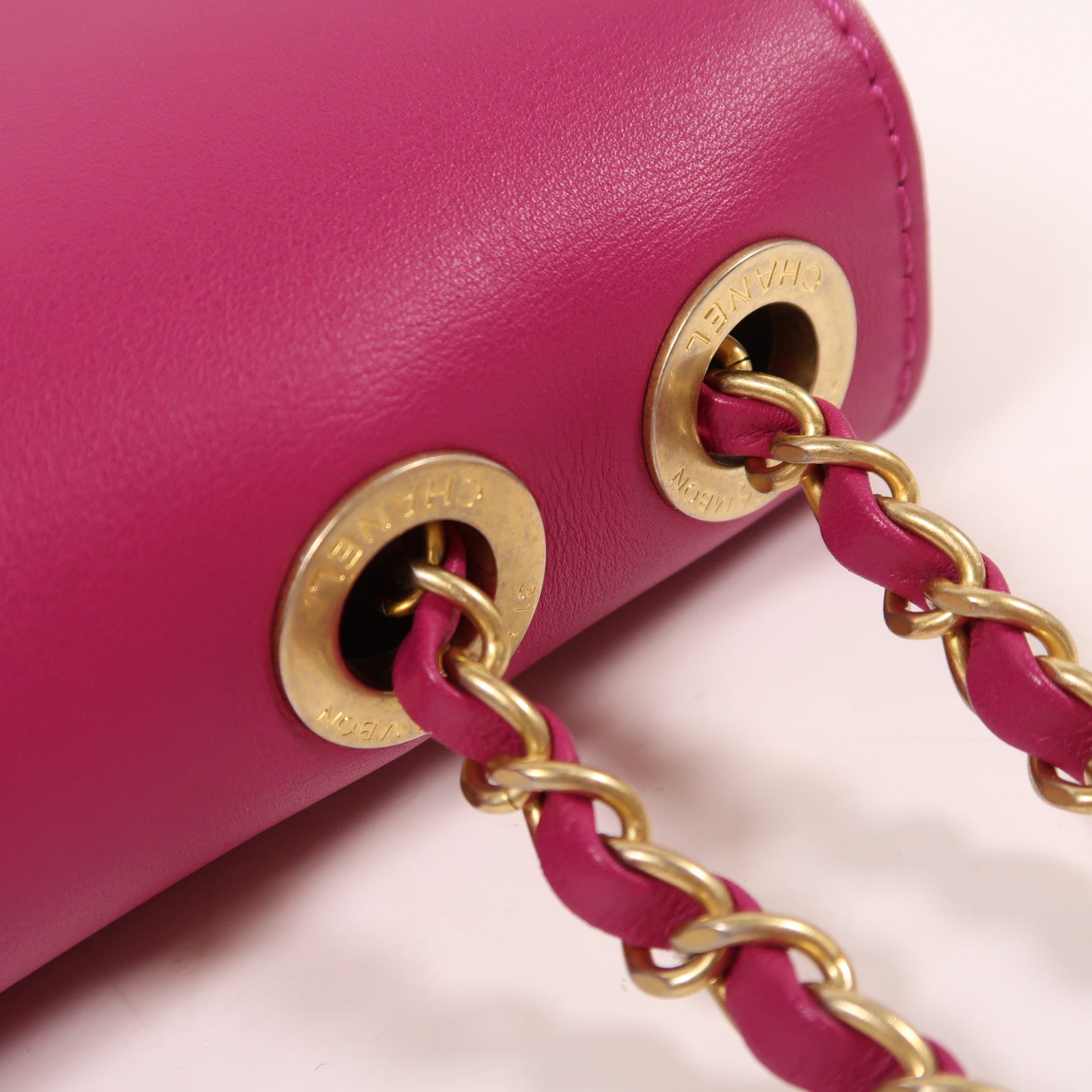 CHANEL 牛皮皮革Shoulder Bag金扣鏈帶肩背袋