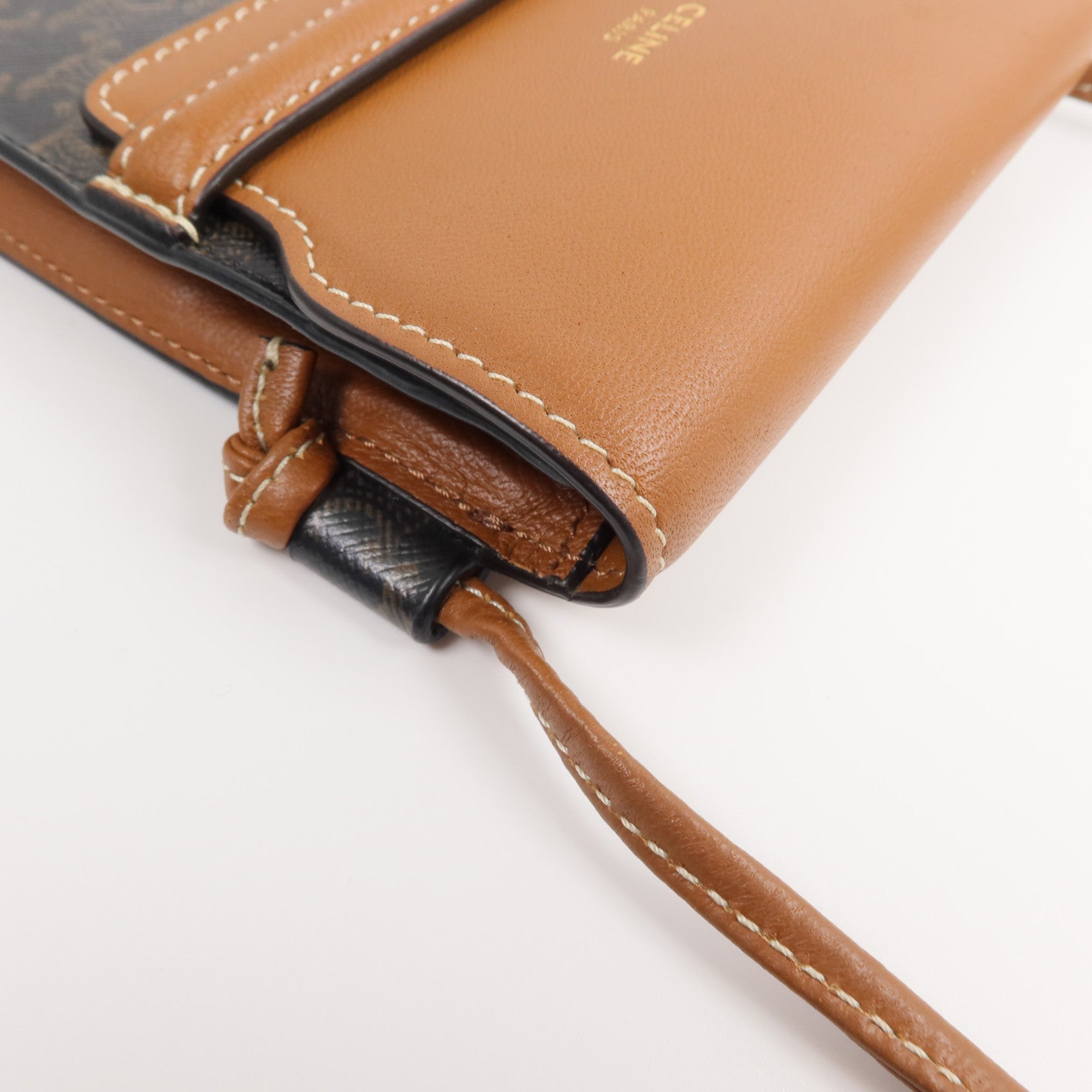 CELINE 塗層帆布/牛皮皮革Triomphe Phone Pouch with Flap肩背袋