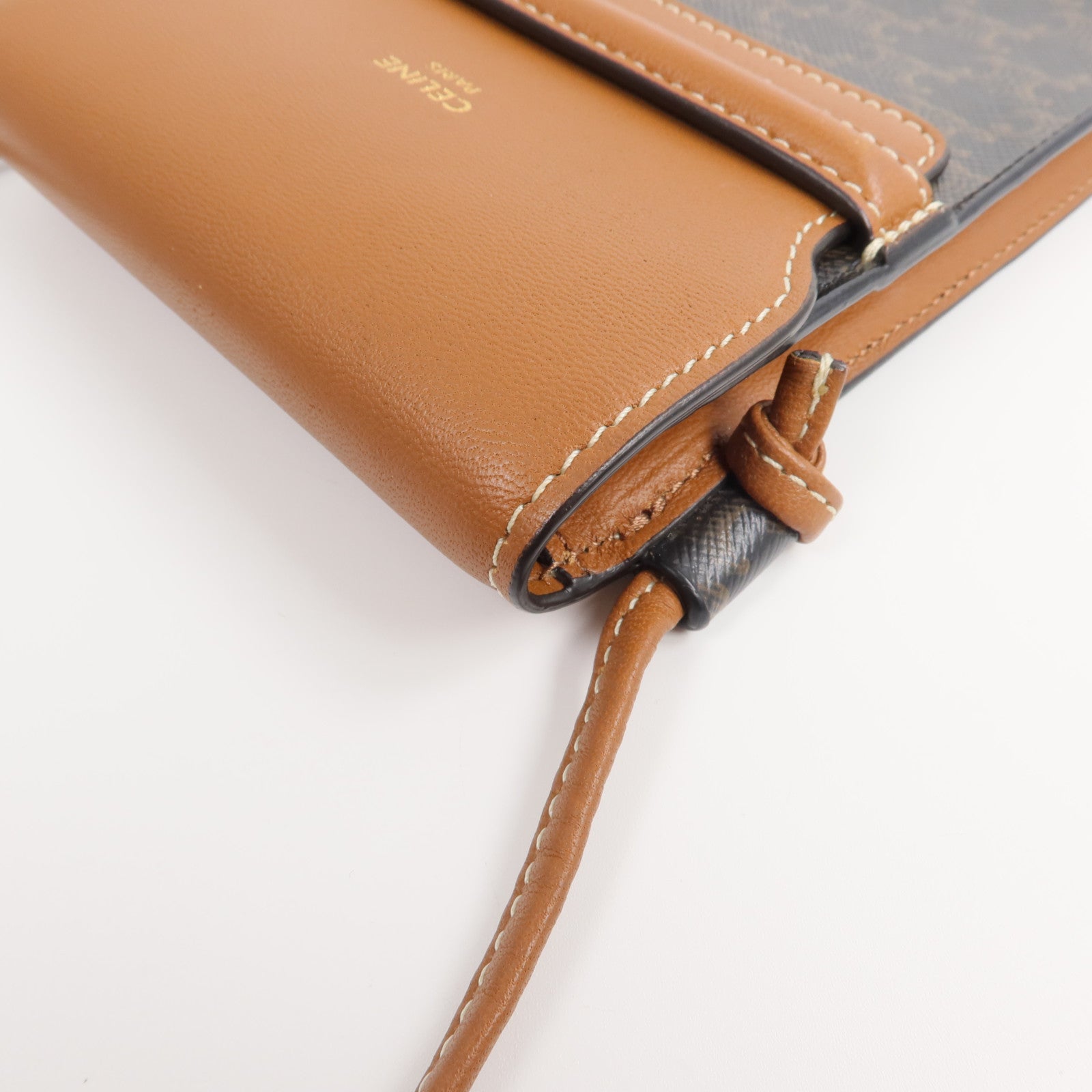 CELINE 塗層帆布/牛皮皮革Triomphe Phone Pouch with Flap肩背袋
