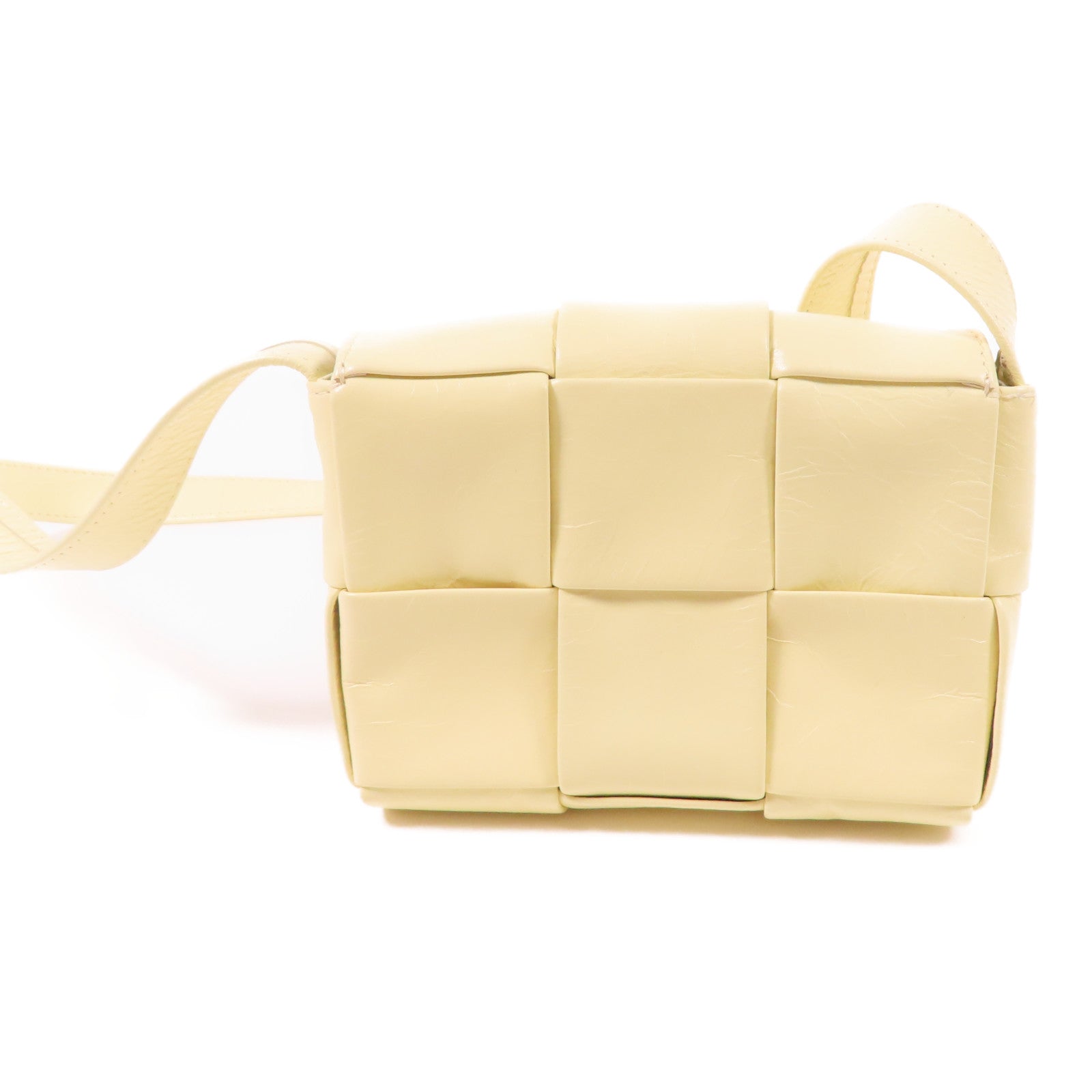 BOTTEGA VENETA 【激減優惠】牛皮皮革Cassette銀扣肩背袋