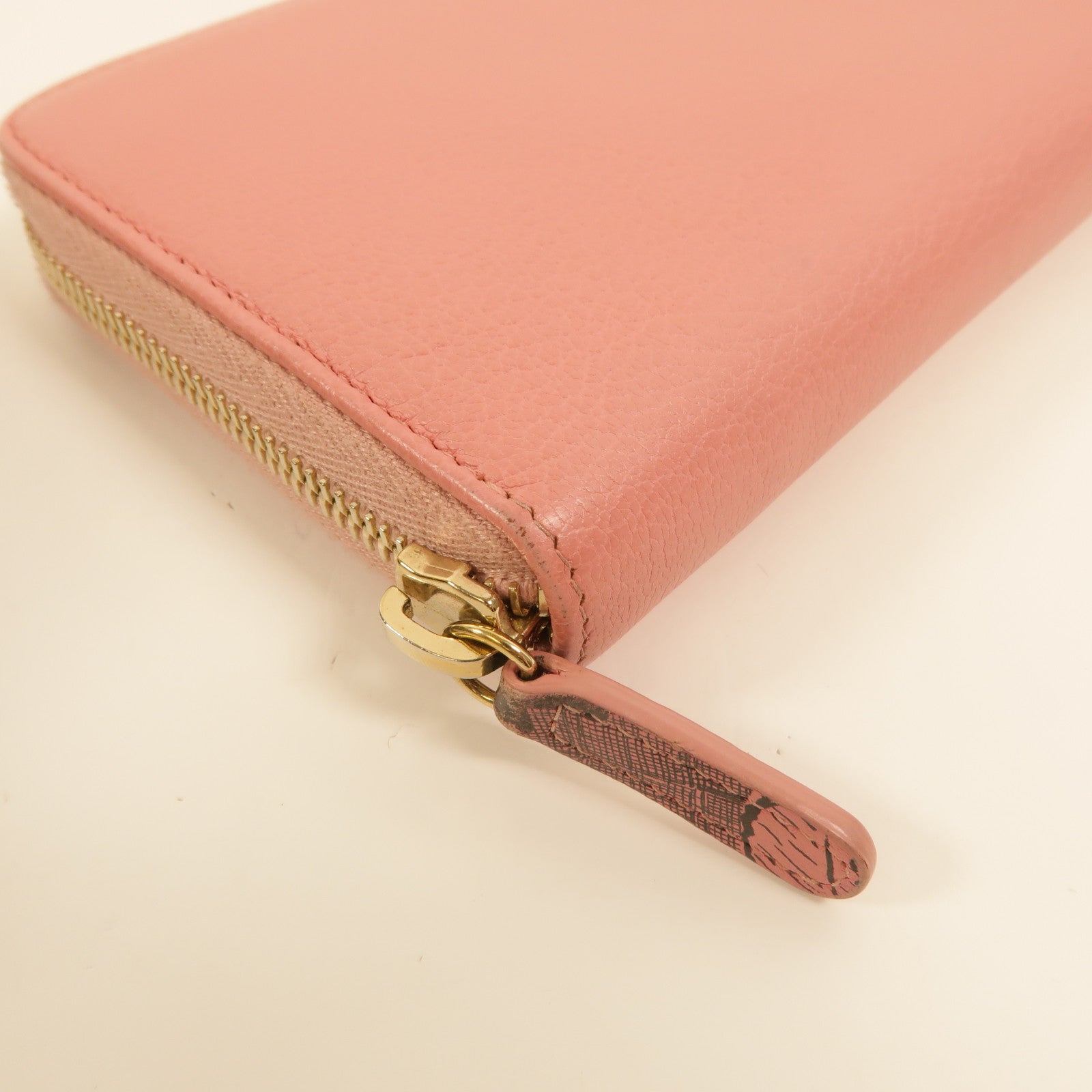 CHANEL 牛皮皮革Lucky Flower Zip Wallet長錢包