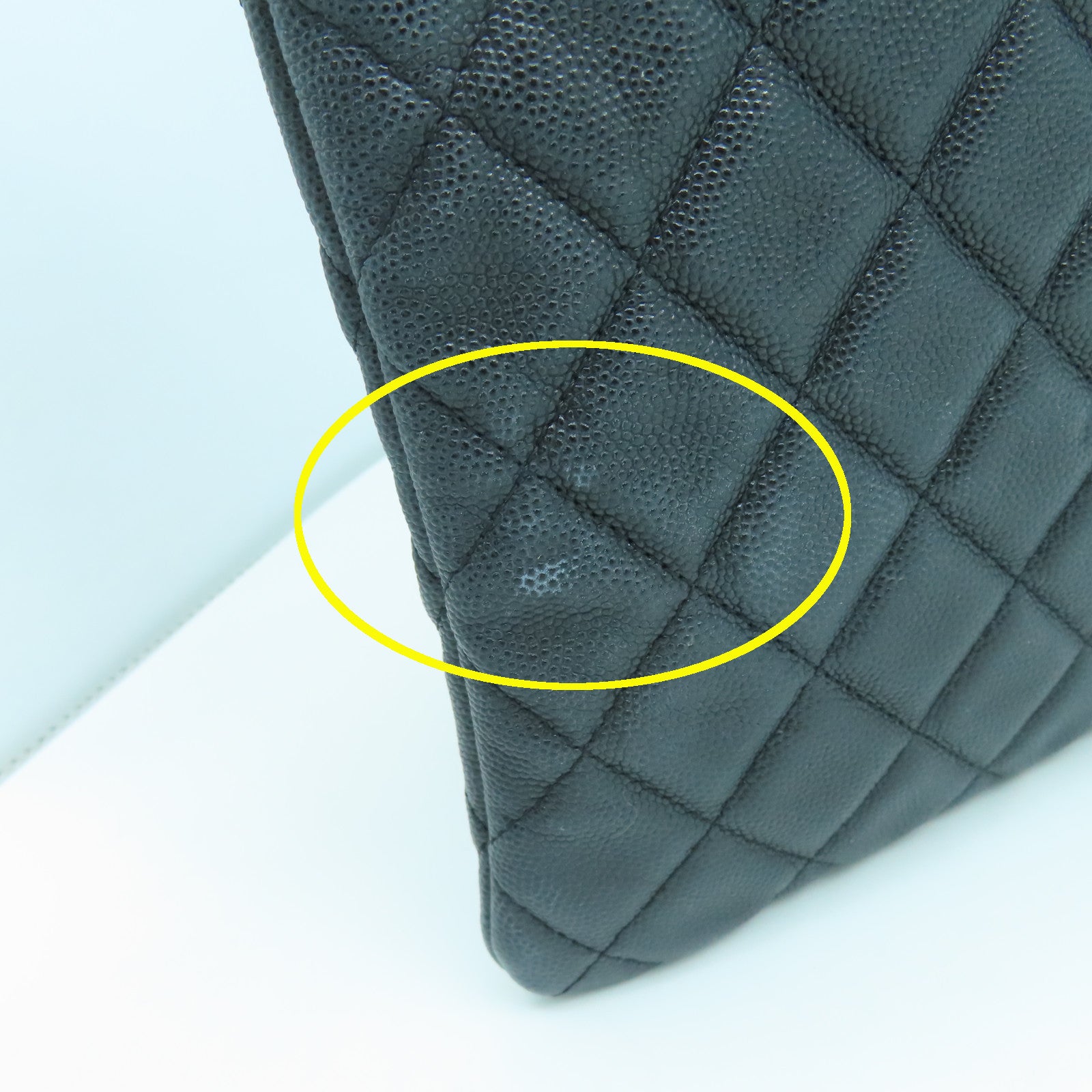 CHANEL 菱格Caviar皮革Pouch銀扣小袋黑色