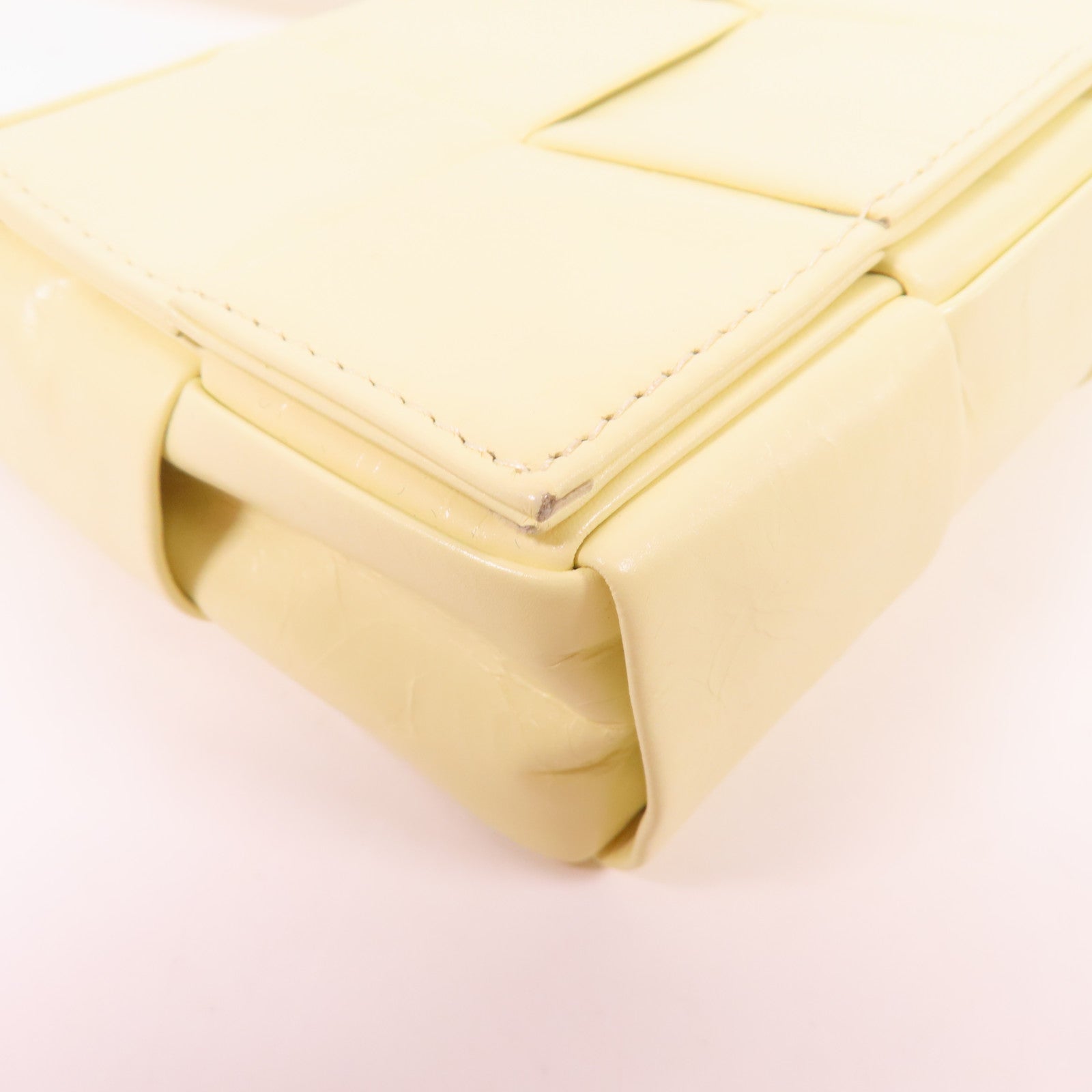 BOTTEGA VENETA 【激減優惠】牛皮皮革Cassette銀扣肩背袋