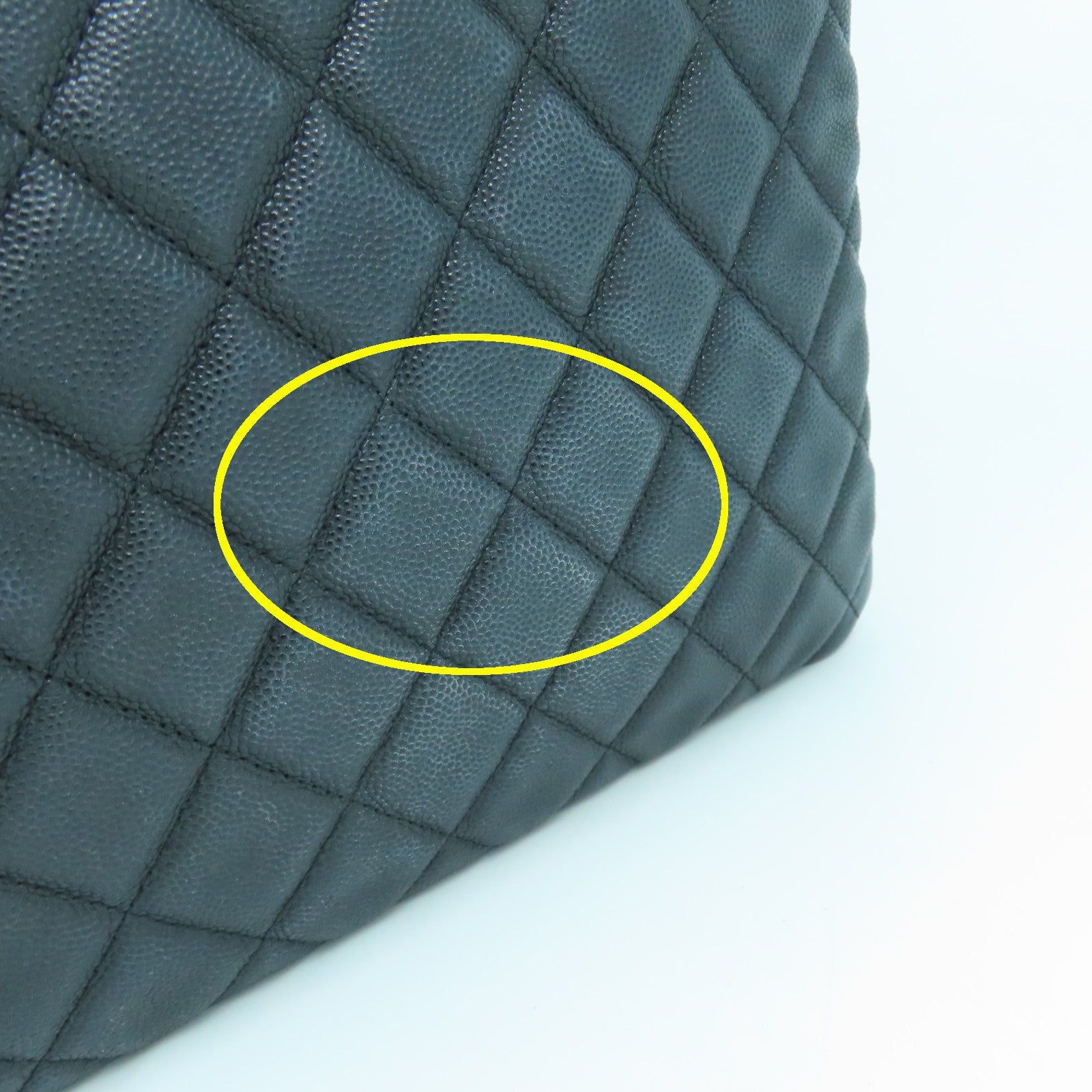 CHANEL 菱格Caviar皮革Pouch銀扣小袋黑色