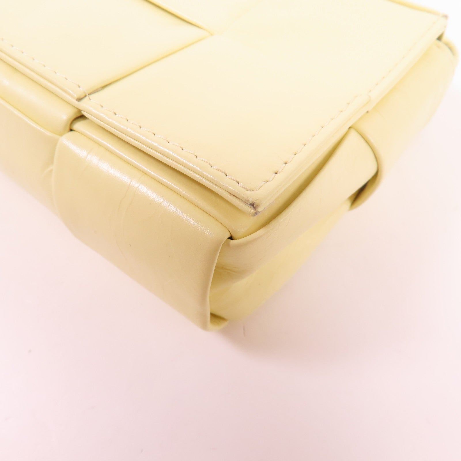 BOTTEGA VENETA 【激減優惠】牛皮皮革Cassette銀扣肩背袋