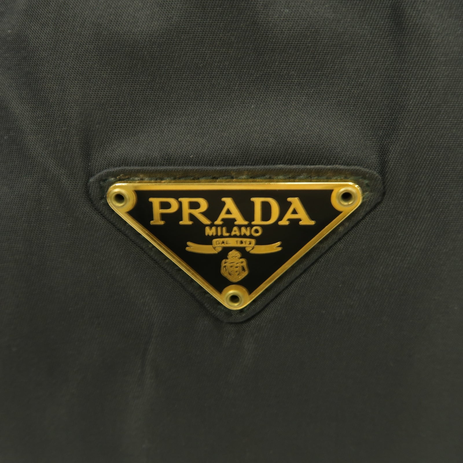 PRADA 尼龍Tessuto Metallo金扣手挽袋黑色