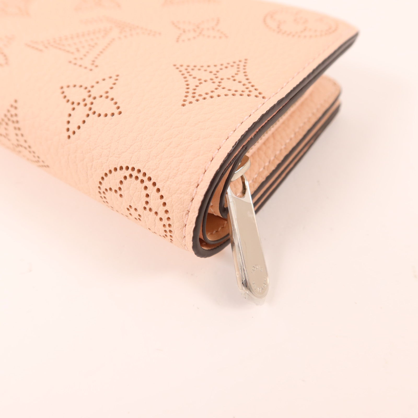 LOUIS VUITTON Mahina Clea Wallet銀扣錢包
