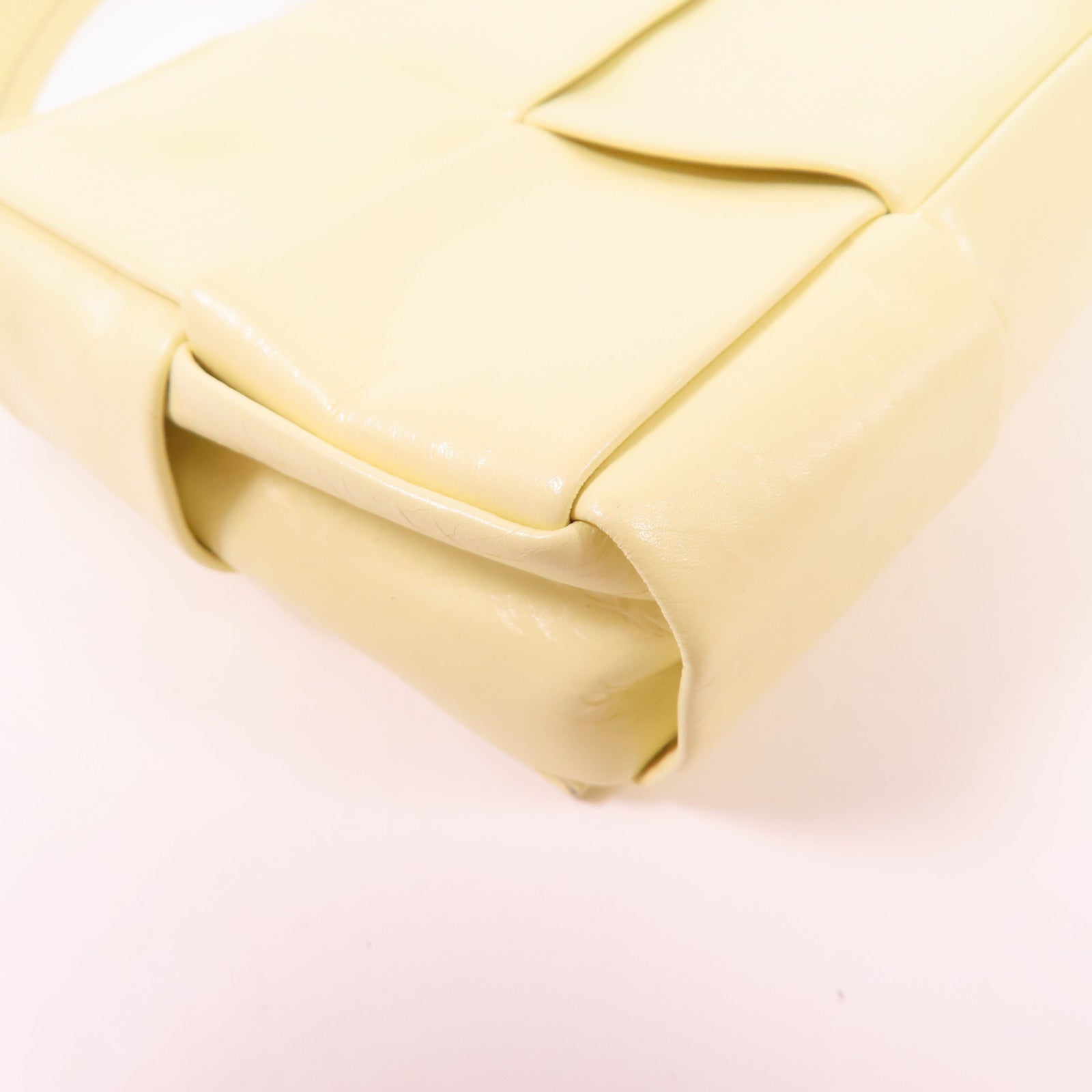 BOTTEGA VENETA 【激減優惠】牛皮皮革Cassette銀扣肩背袋