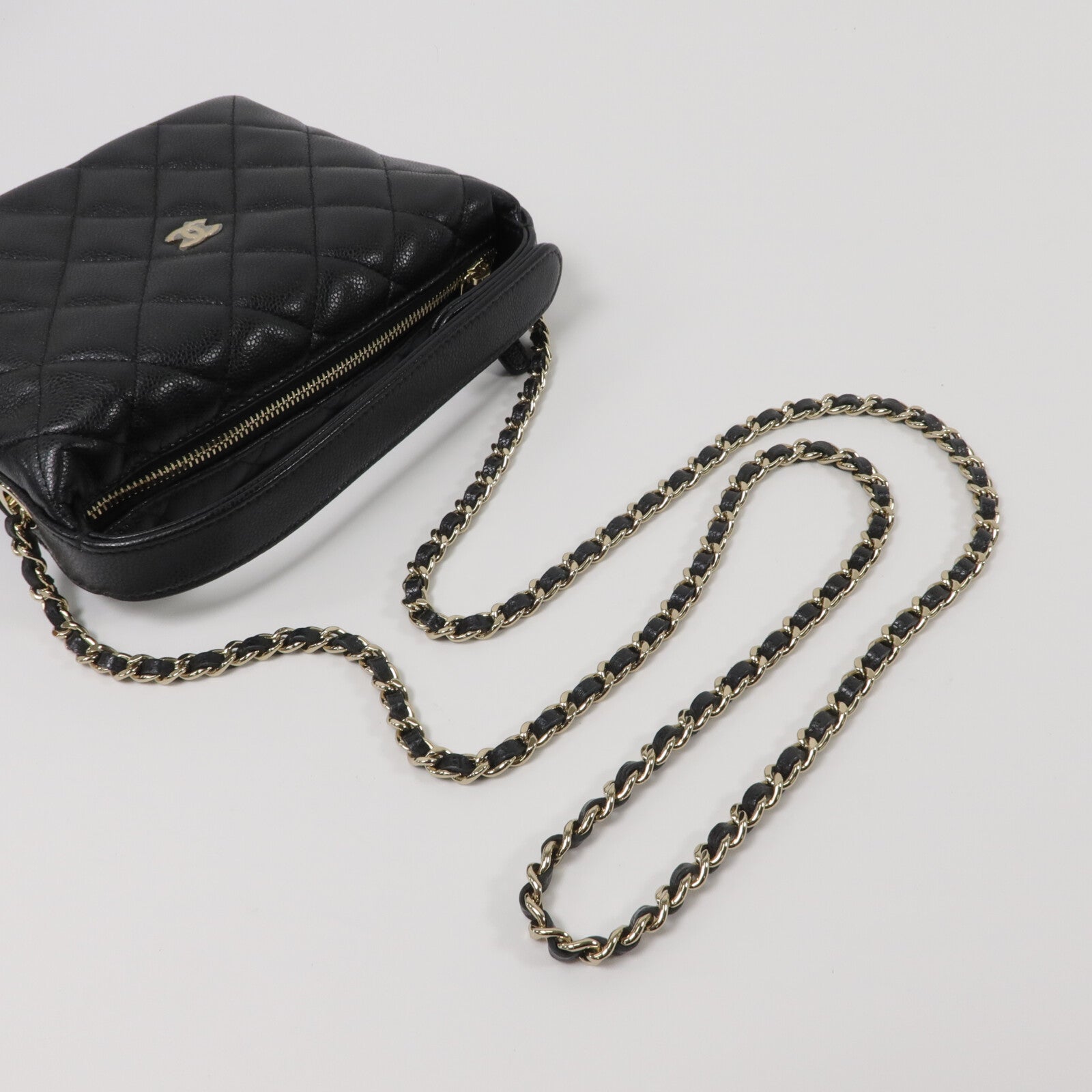 CHANEL 牛皮皮革Mini Hobo鏈帶手挽肩背兩用袋