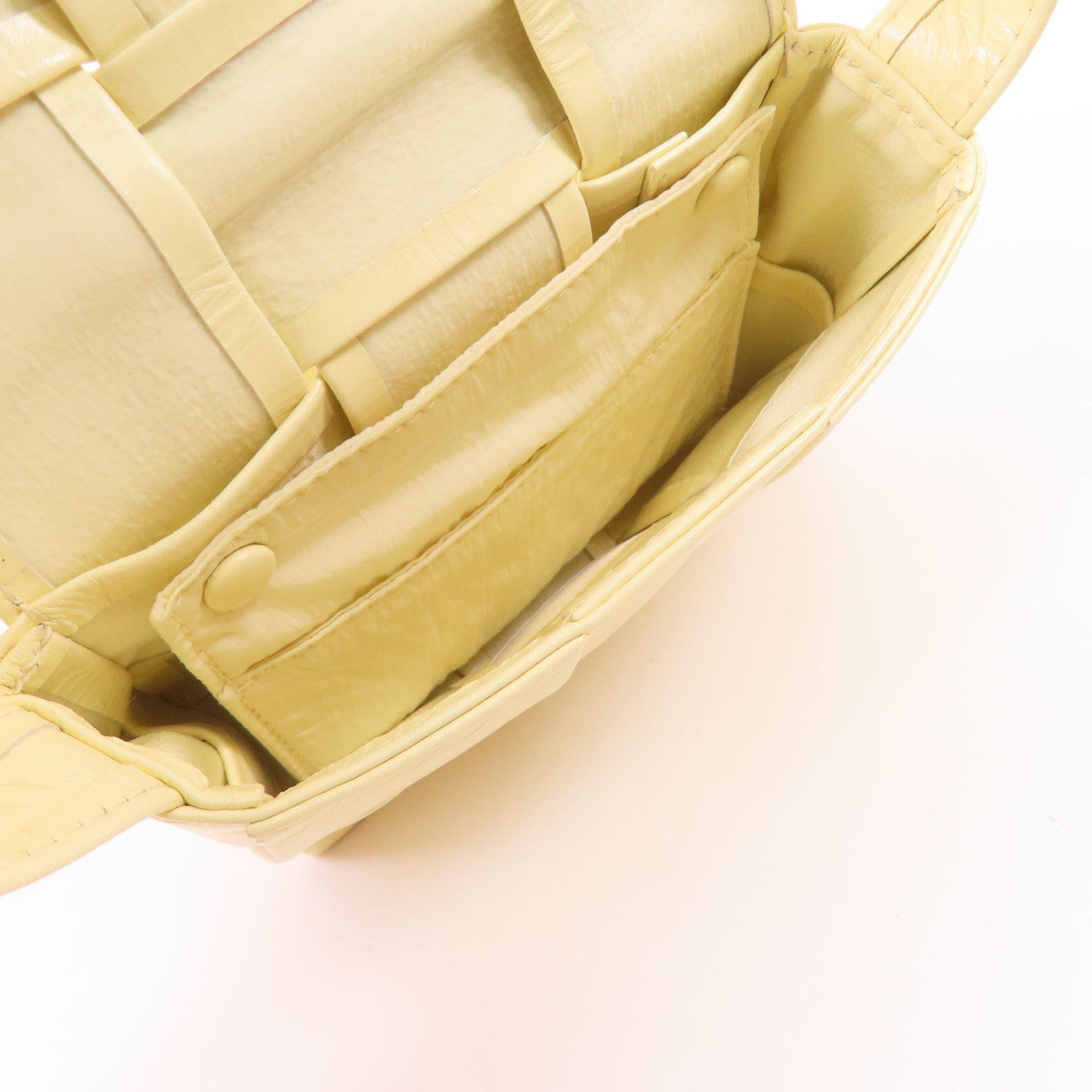 BOTTEGA VENETA 【激減優惠】牛皮皮革Cassette銀扣肩背袋